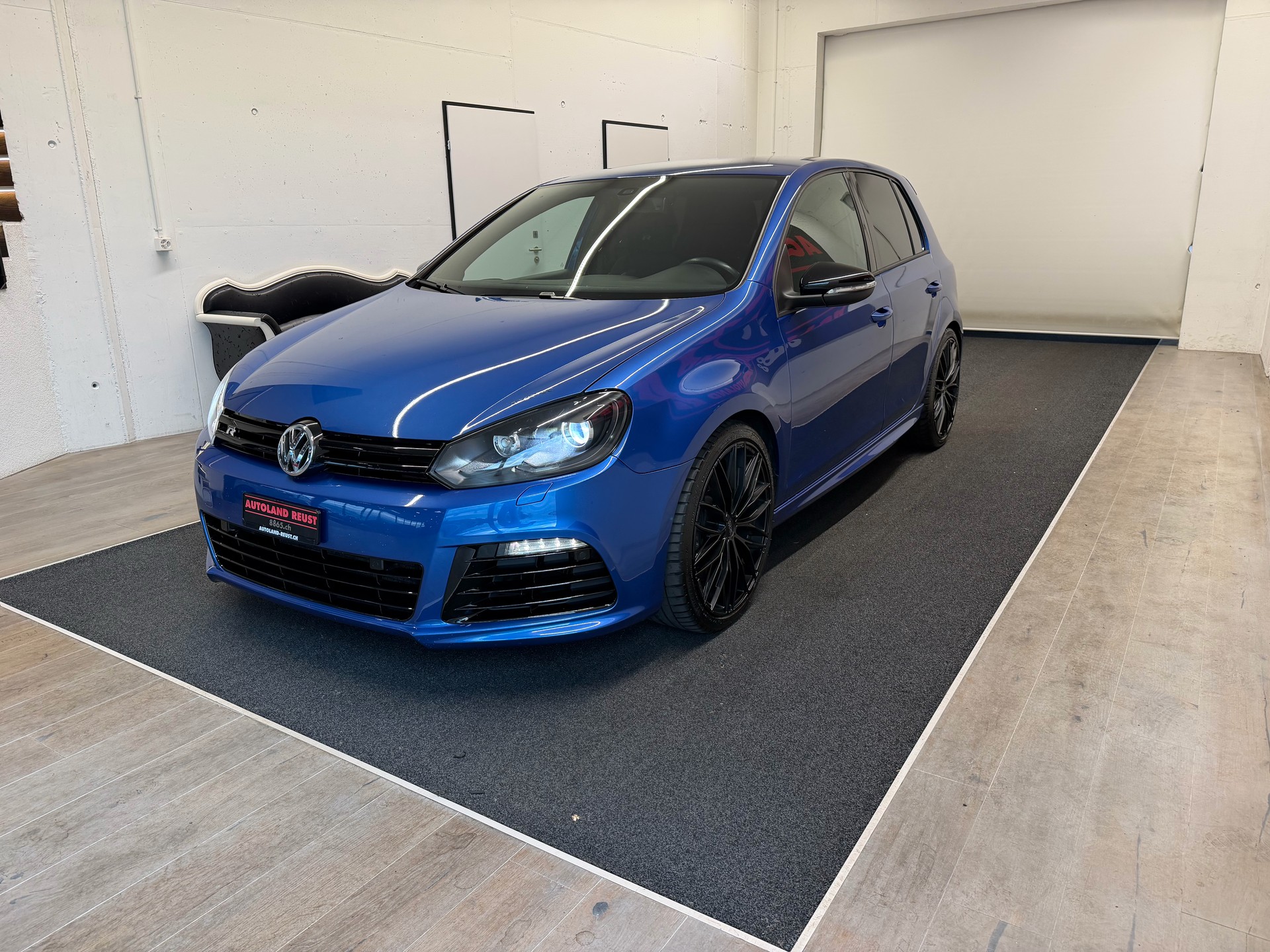 VW Golf 2.0 TSI R 4Motion DSG-showroom-element-2