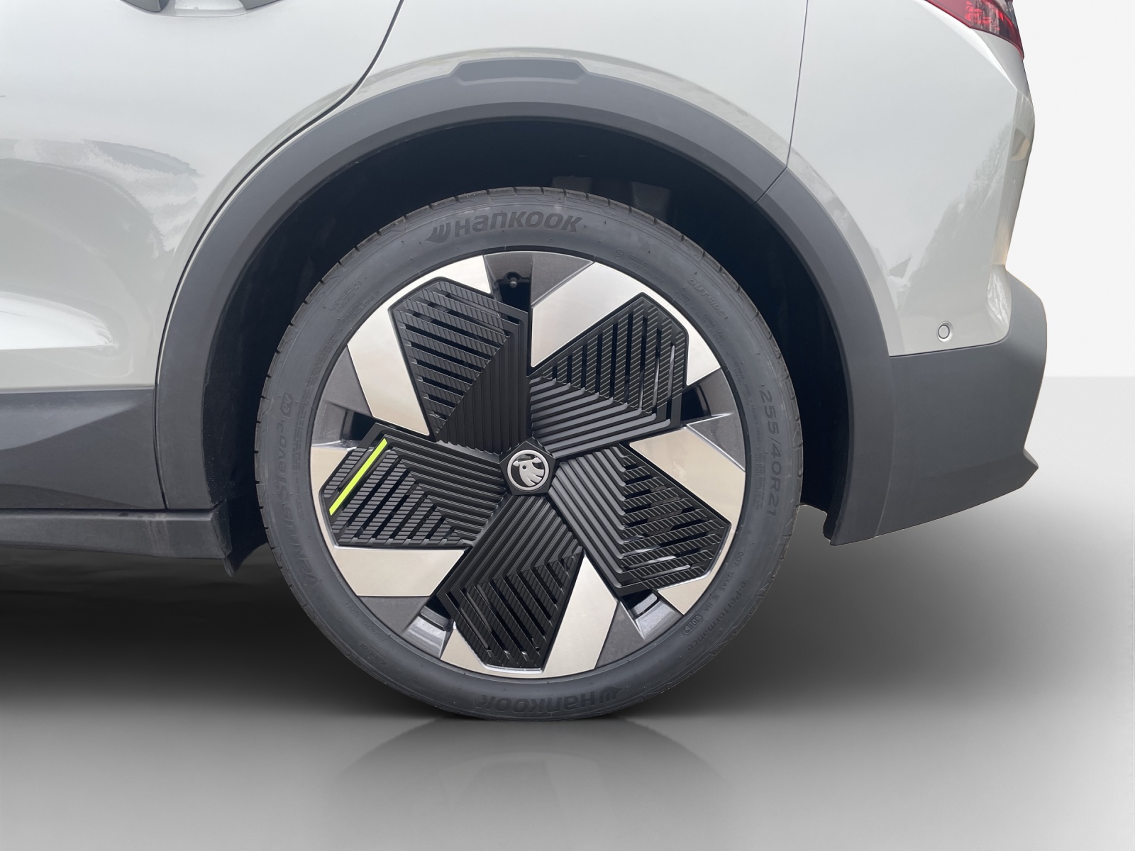 SKODA Elroq RS 4x4-image-4