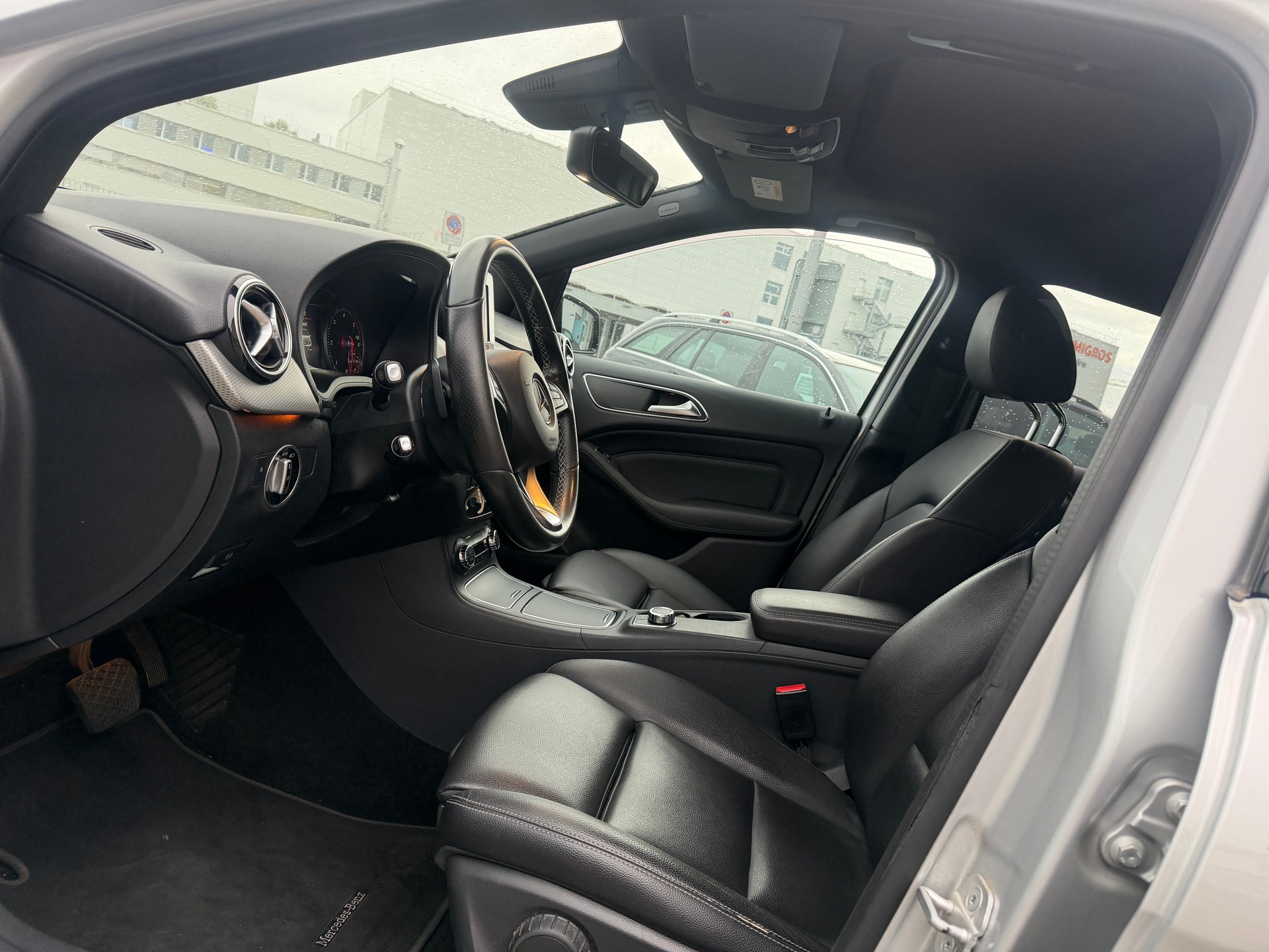 MERCEDES-BENZ B 220 CDI Urban 4Matic 7G-DCT-image-13