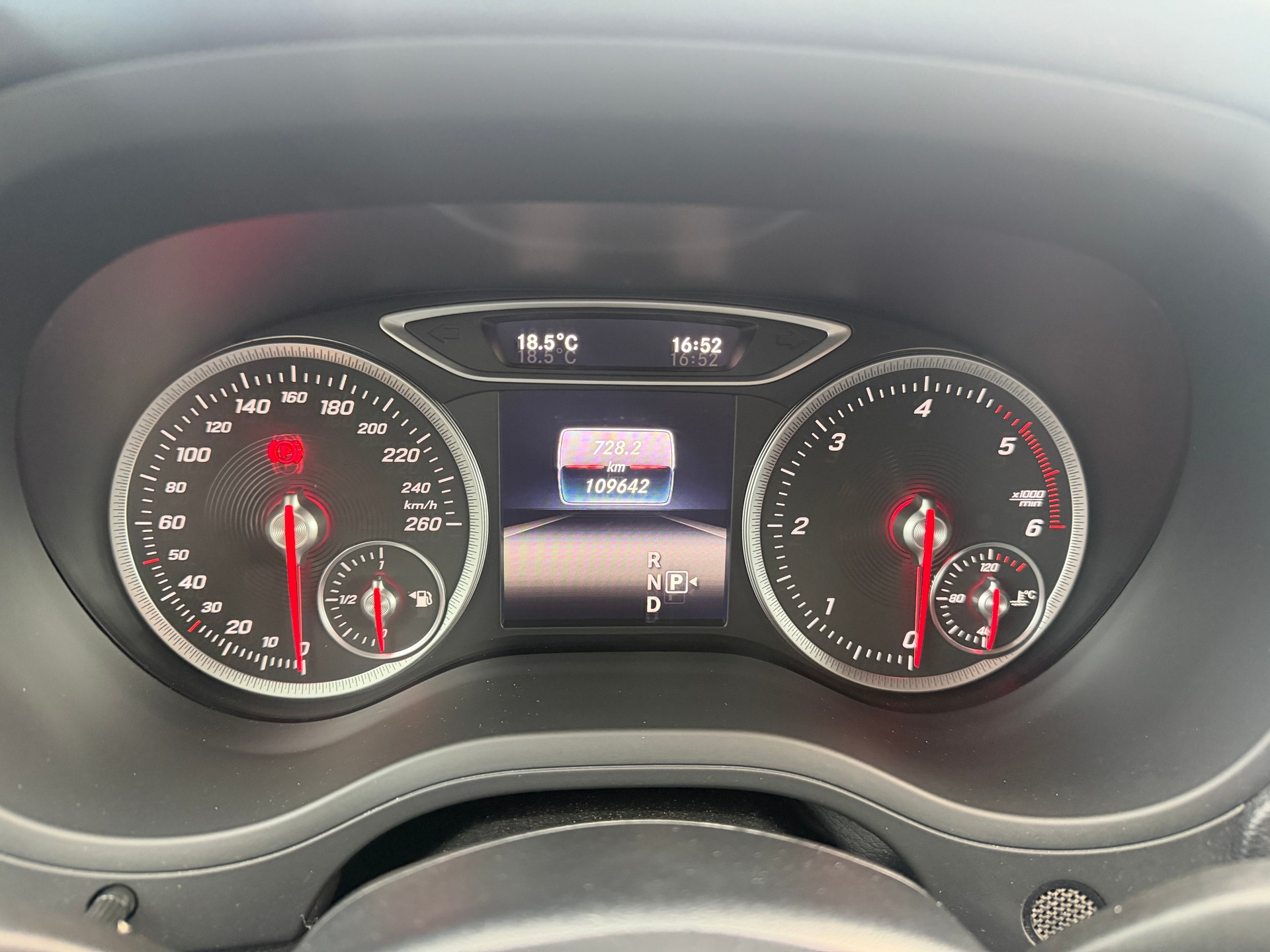 MERCEDES-BENZ B 220 CDI Urban 4Matic 7G-DCT-image-14