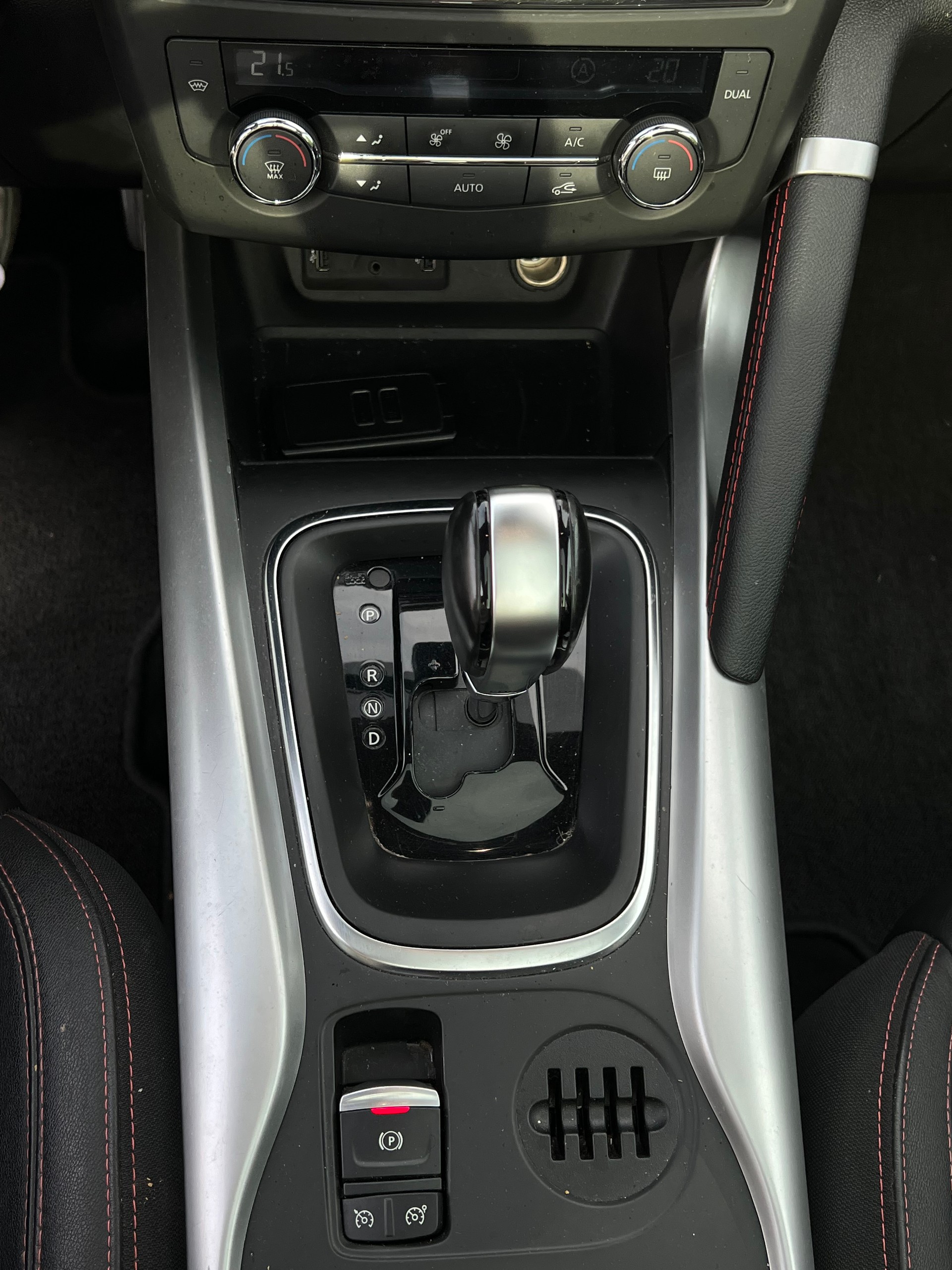 RENAULT Kadjar 1.2 16V Turbo Swiss Edition EDC-image-11