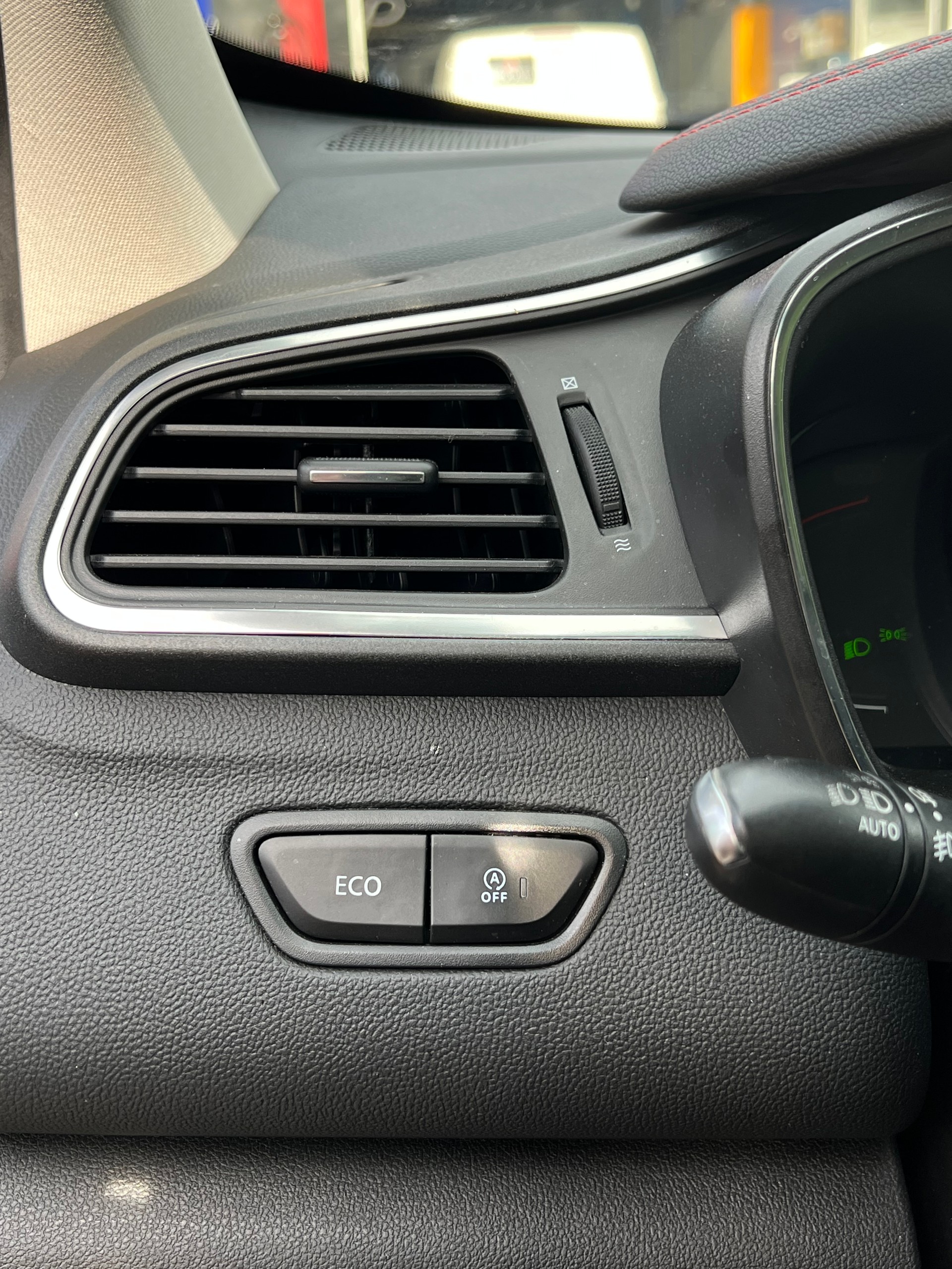 RENAULT Kadjar 1.2 16V Turbo Swiss Edition EDC-image-14