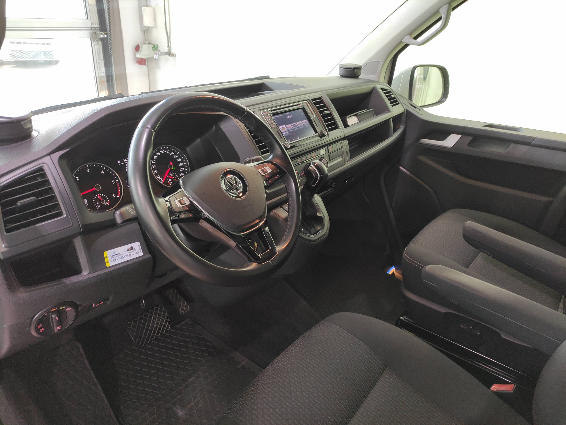 VW T6 California 2.0 TDI Beach 4Motion DSG-image-3