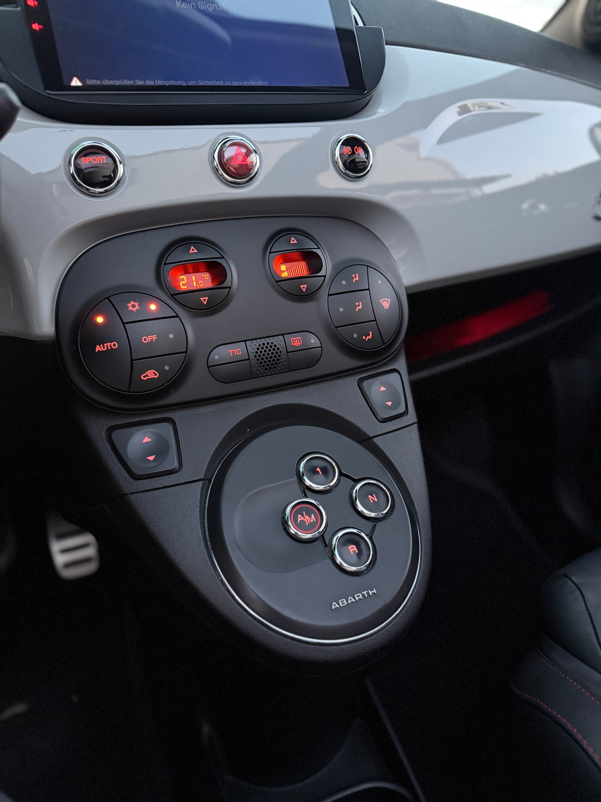 FIAT 500 1.4 16V Turbo Abarth Dualogic-image-13