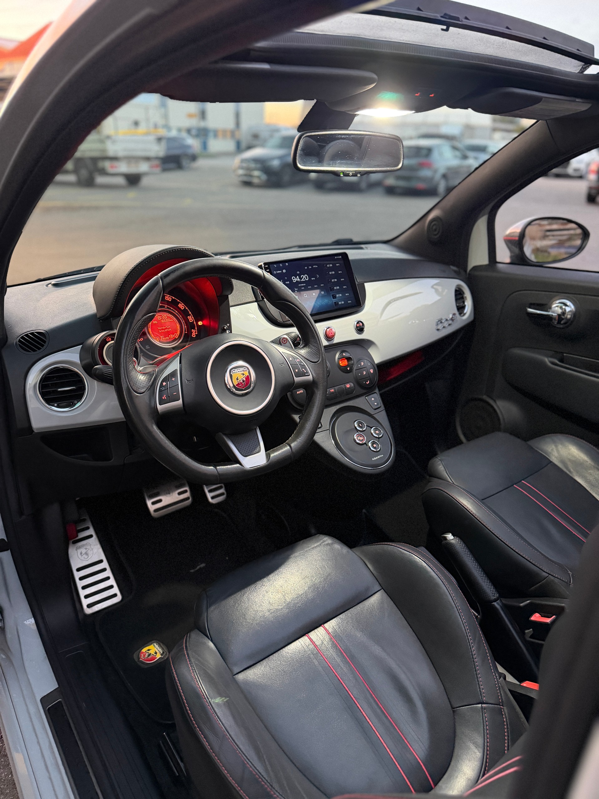 FIAT 500 1.4 16V Turbo Abarth Dualogic-image-11