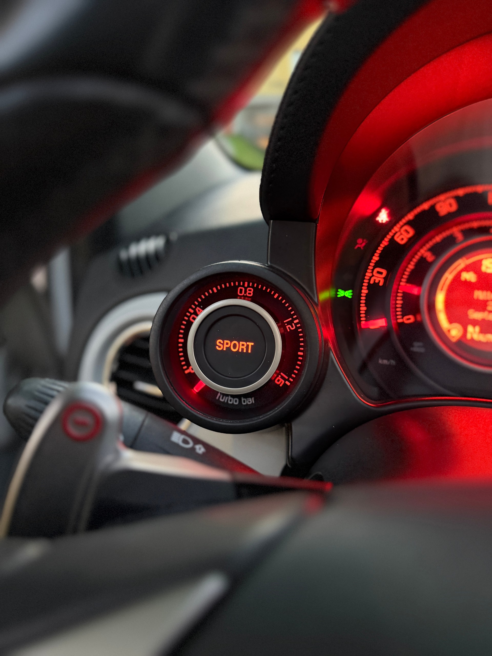 FIAT 500 1.4 16V Turbo Abarth Dualogic-image-14