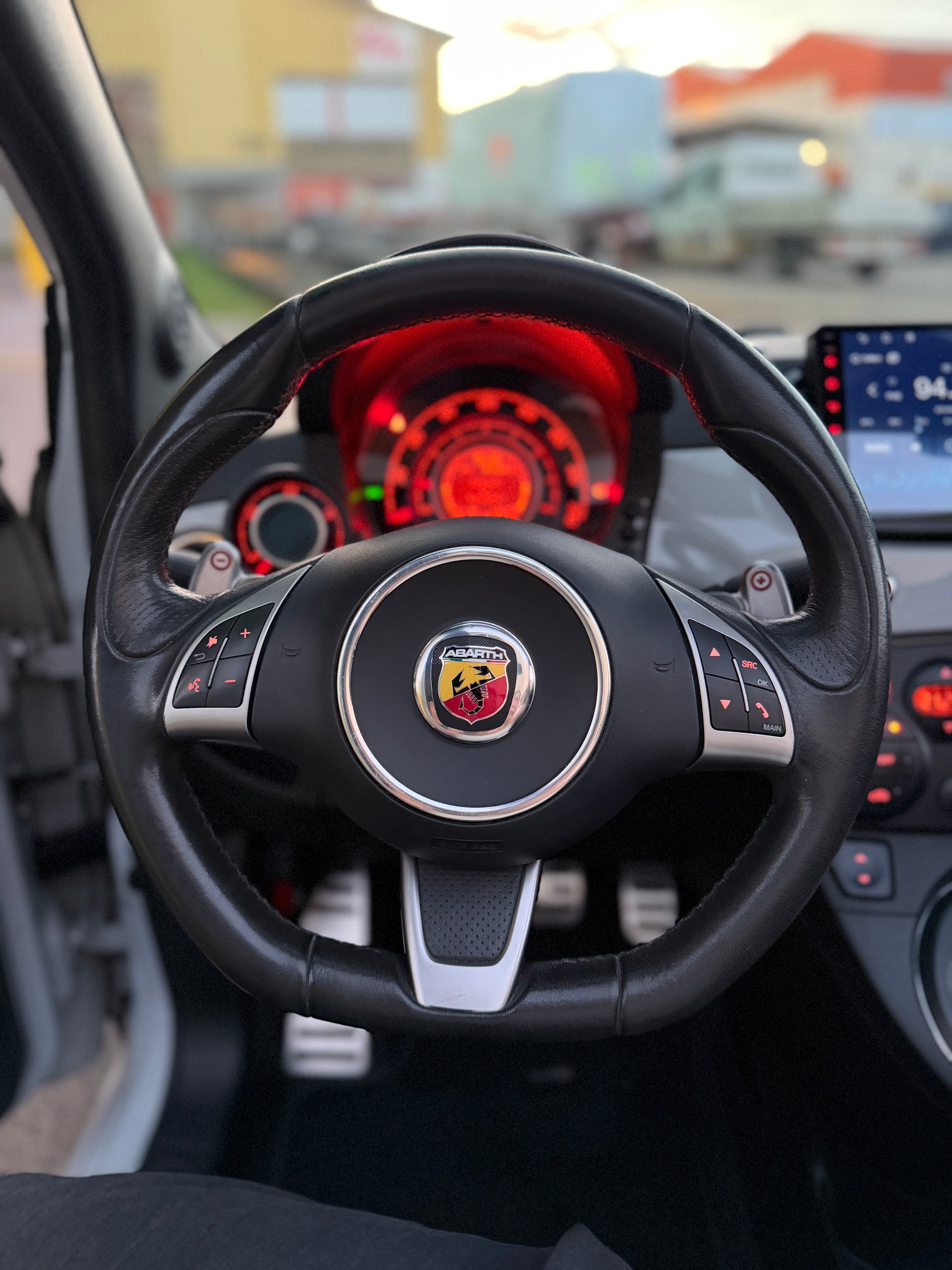 FIAT 500 1.4 16V Turbo Abarth Dualogic-image-12