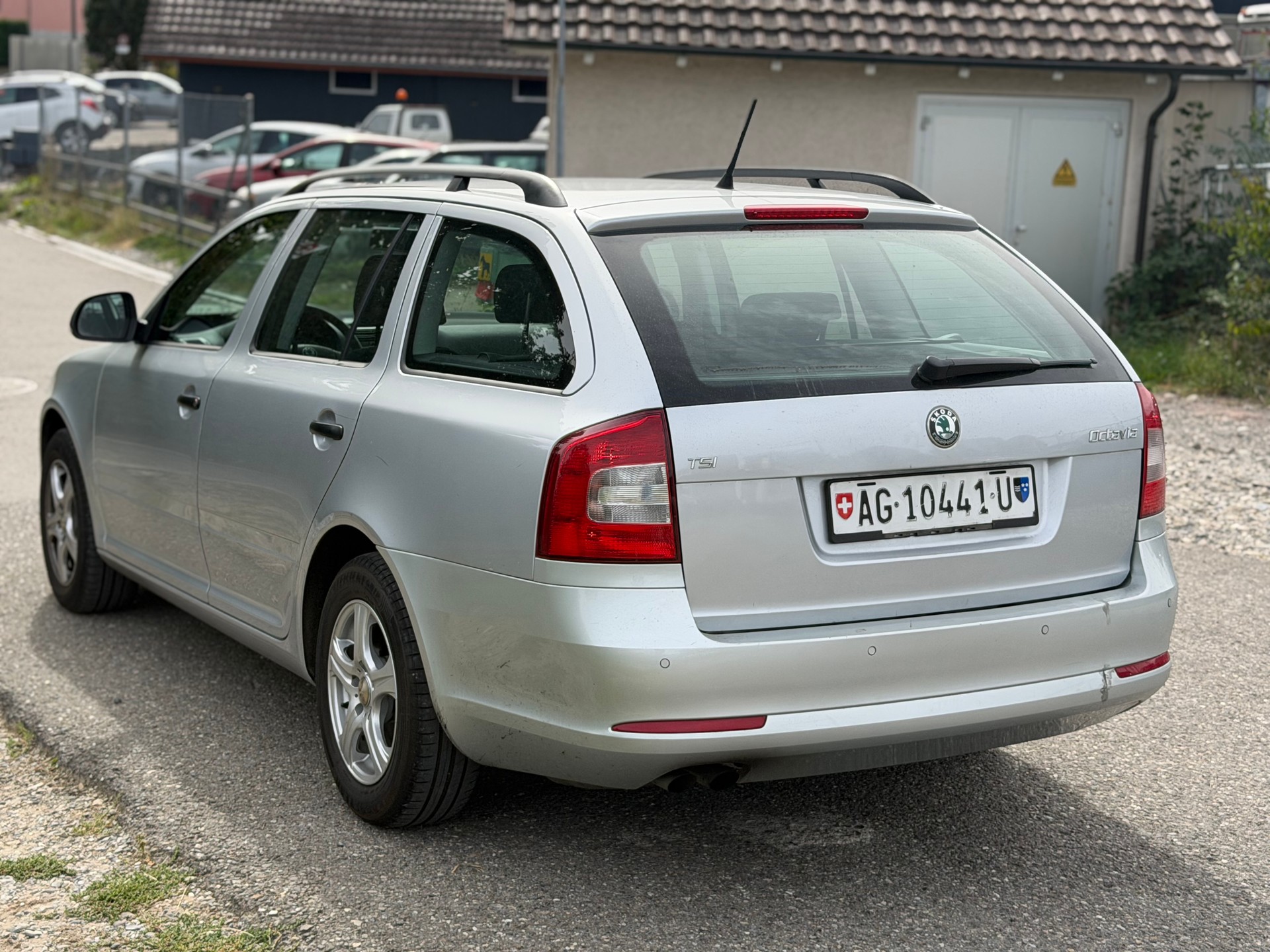 SKODA Octavia Combi 1.4 TSI Elegance-image-3