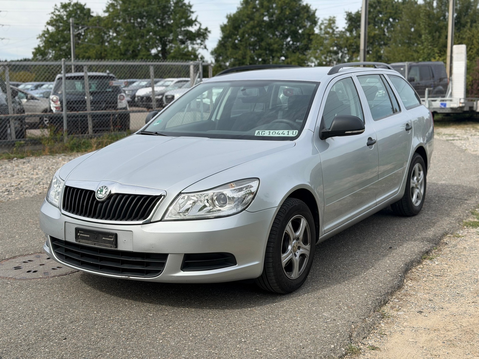 SKODA Octavia Combi 1.4 TSI Elegance-image-2