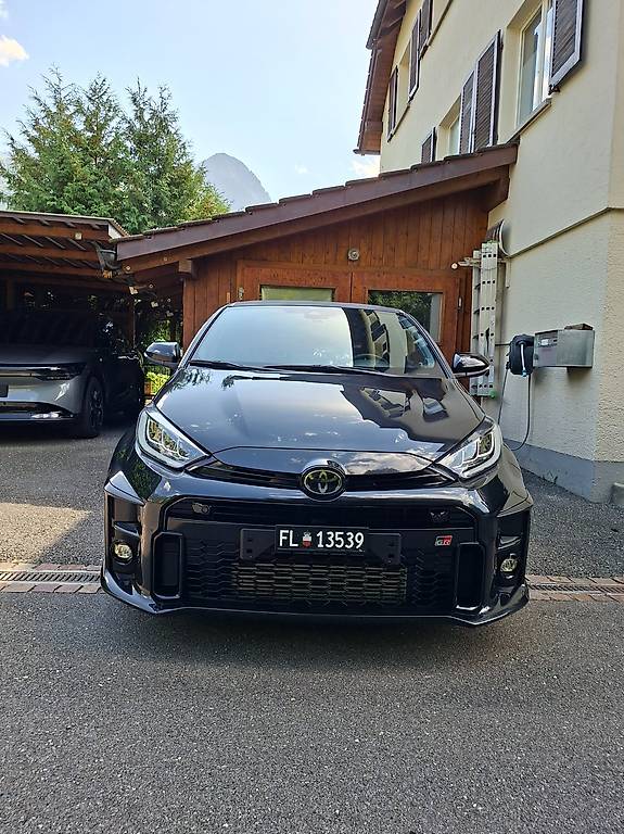 TOYOTA Yaris 1.6 GR Sport-image-3