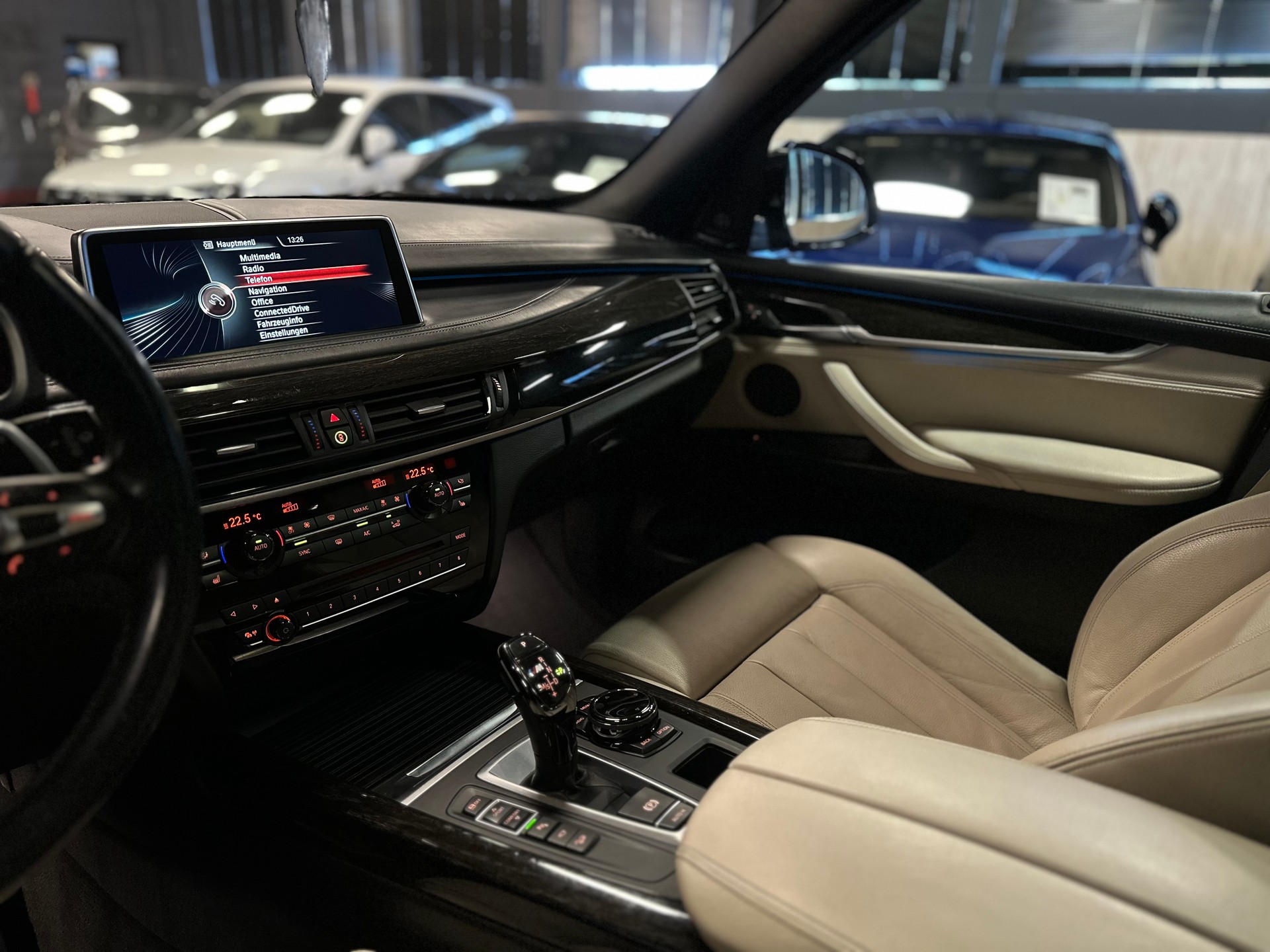 BMW X5 xDrive M50d Steptronic-image-10