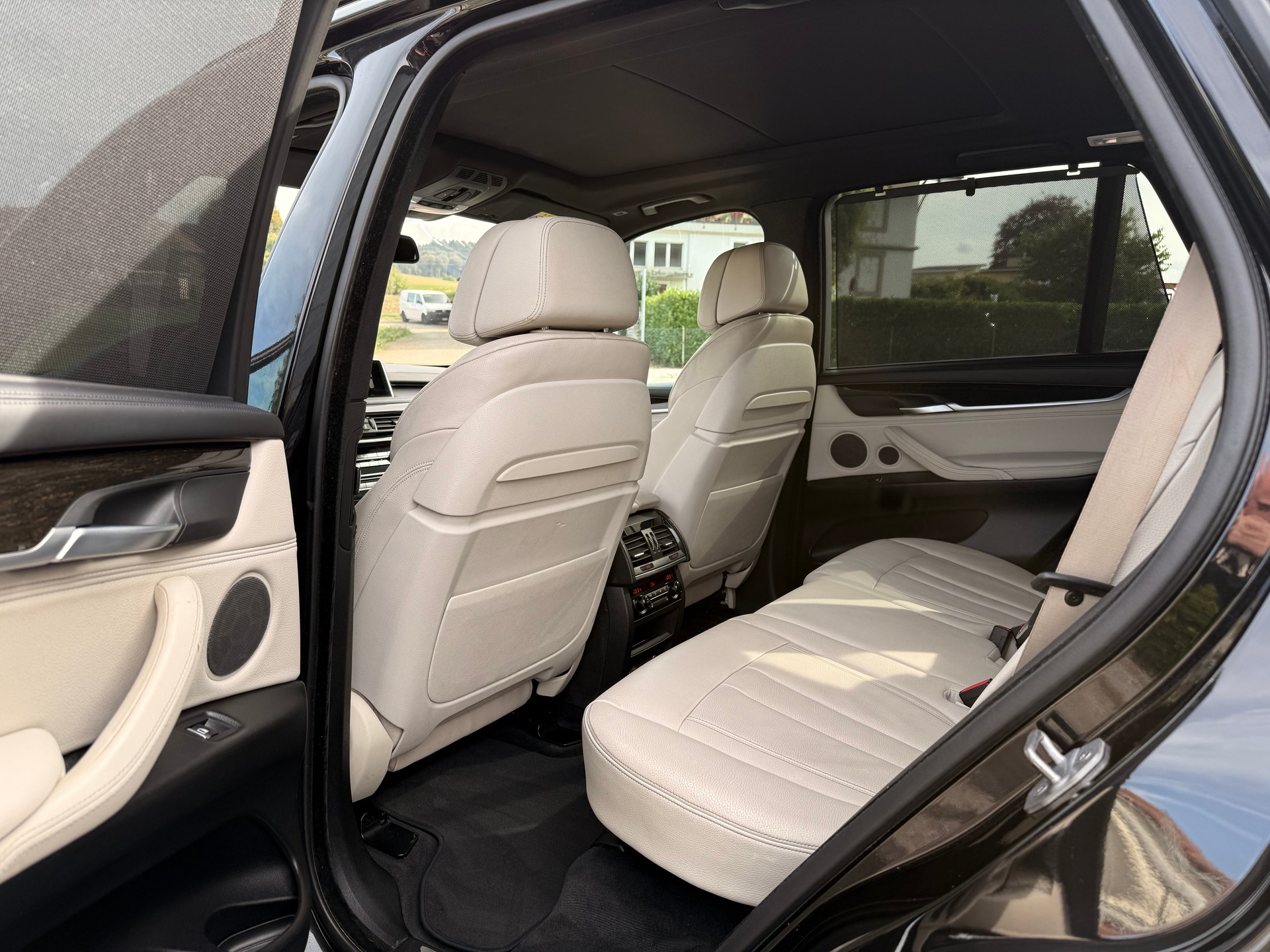 BMW X5 xDrive M50d ** Frisch ab MFK + Grossem Service inkl. Bremse, Diff. & 4x4 **-image-19