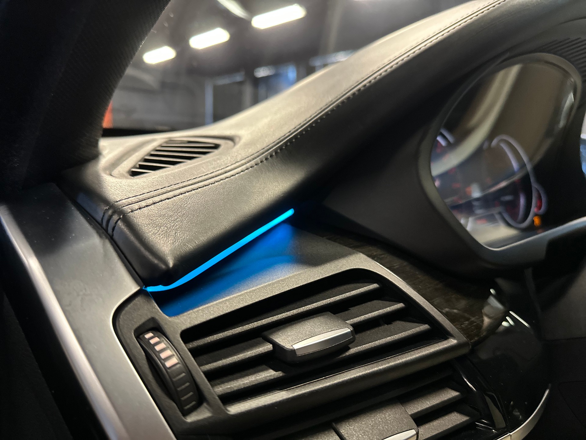 BMW X5 xDrive M50d Steptronic-image-13