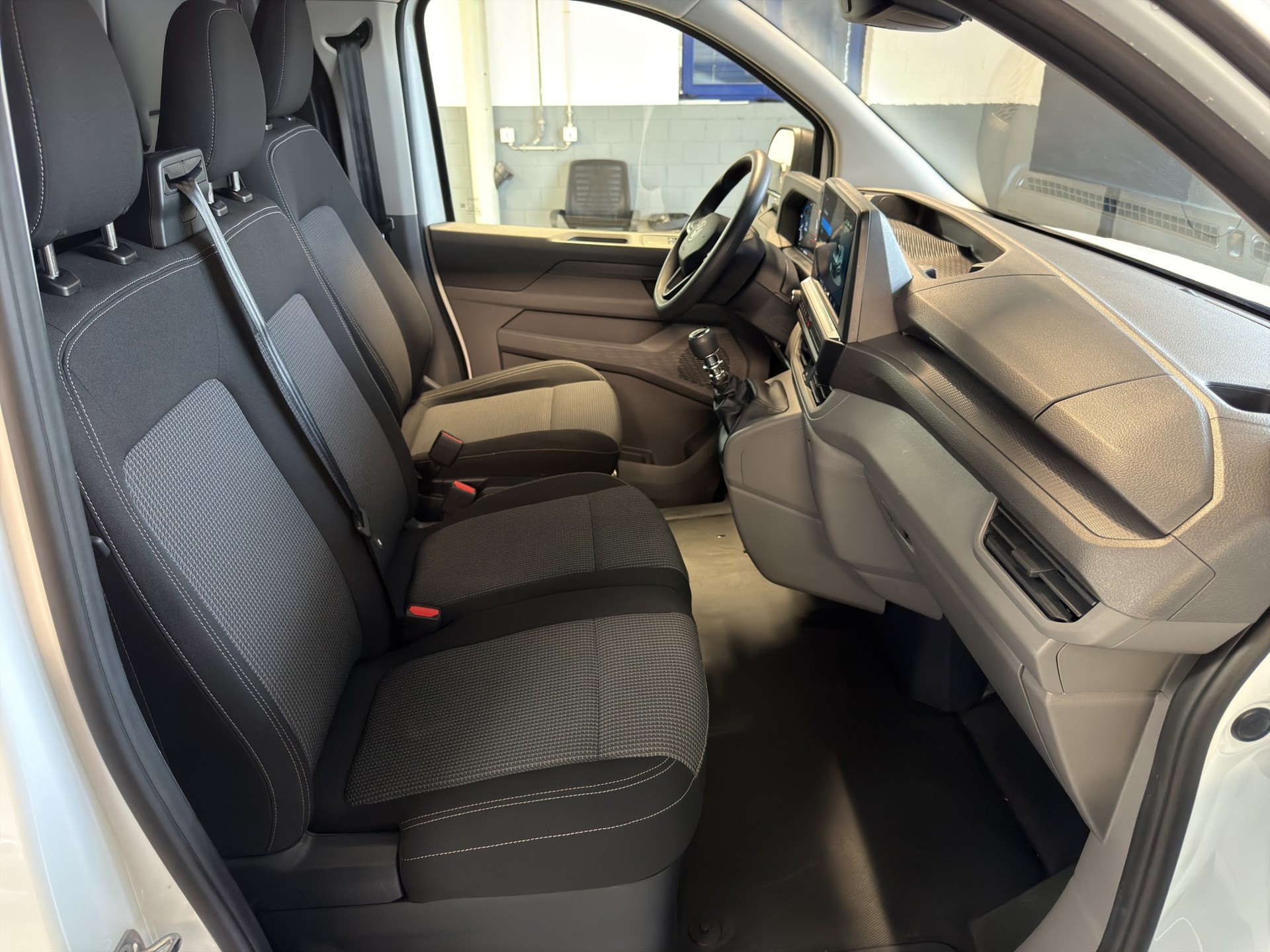 VW Transporter 2.0 TDI Lang-image-9