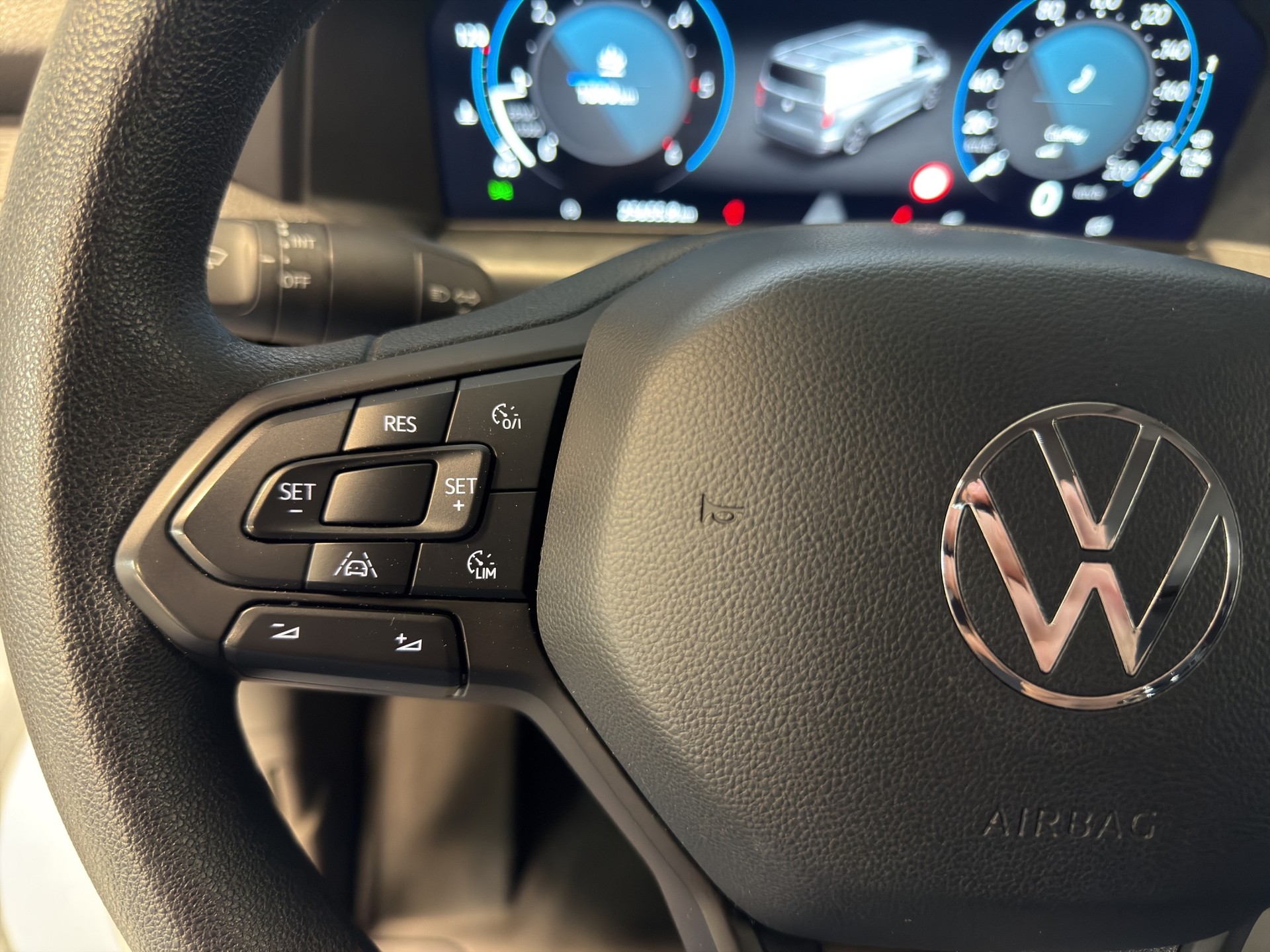 VW Transporter 2.0 TDI Lang-image-12