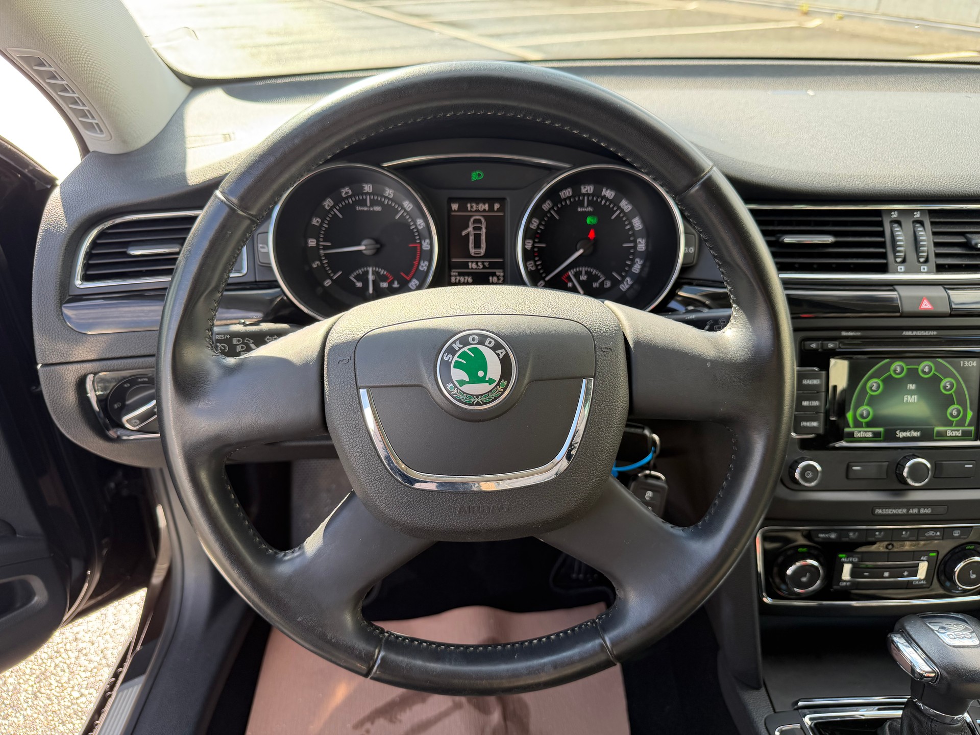 SKODA Superb Combi 2.0 TDi Family DSG-image-26