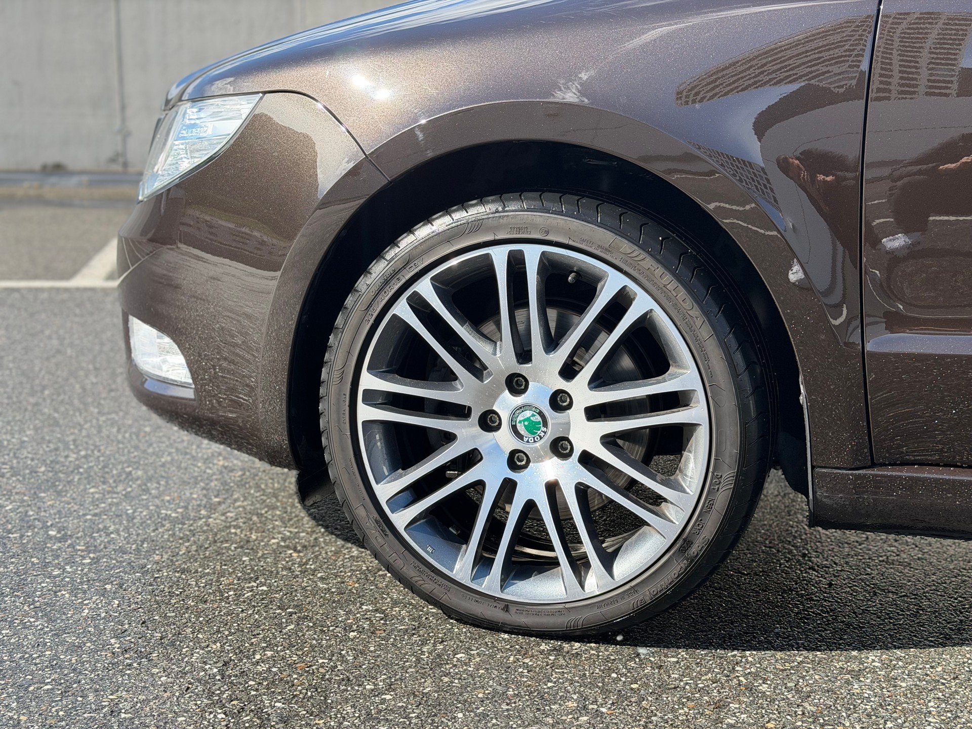 SKODA Superb Combi 2.0 TDi Family DSG-image-10