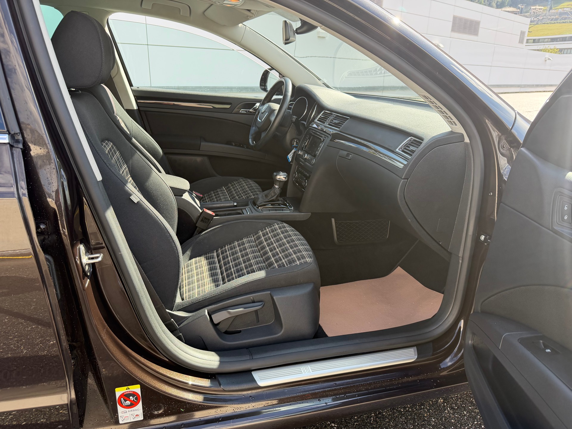 SKODA Superb Combi 2.0 TDi Family DSG-image-20