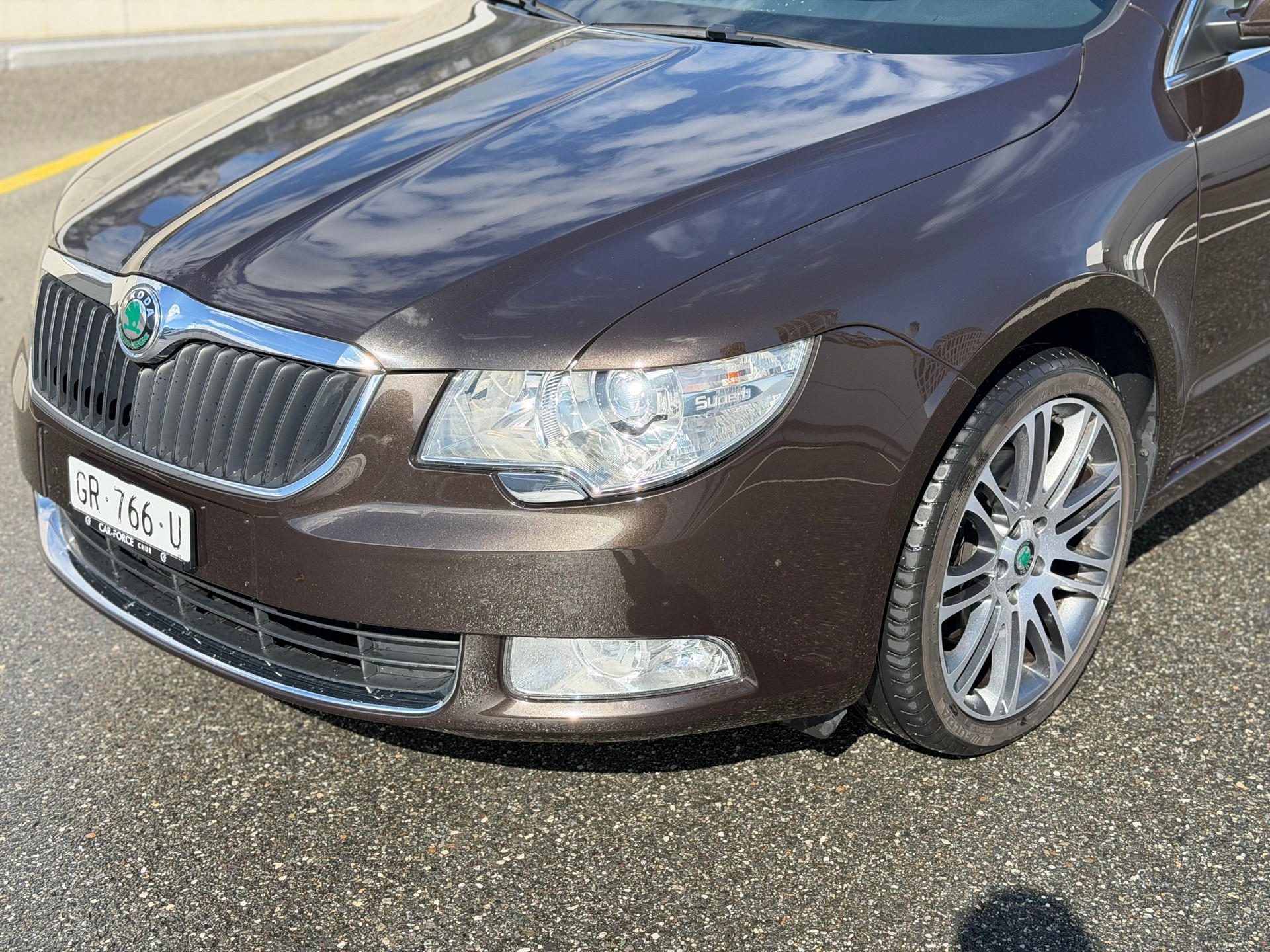 SKODA Superb Combi 2.0 TDi Family DSG-image-9