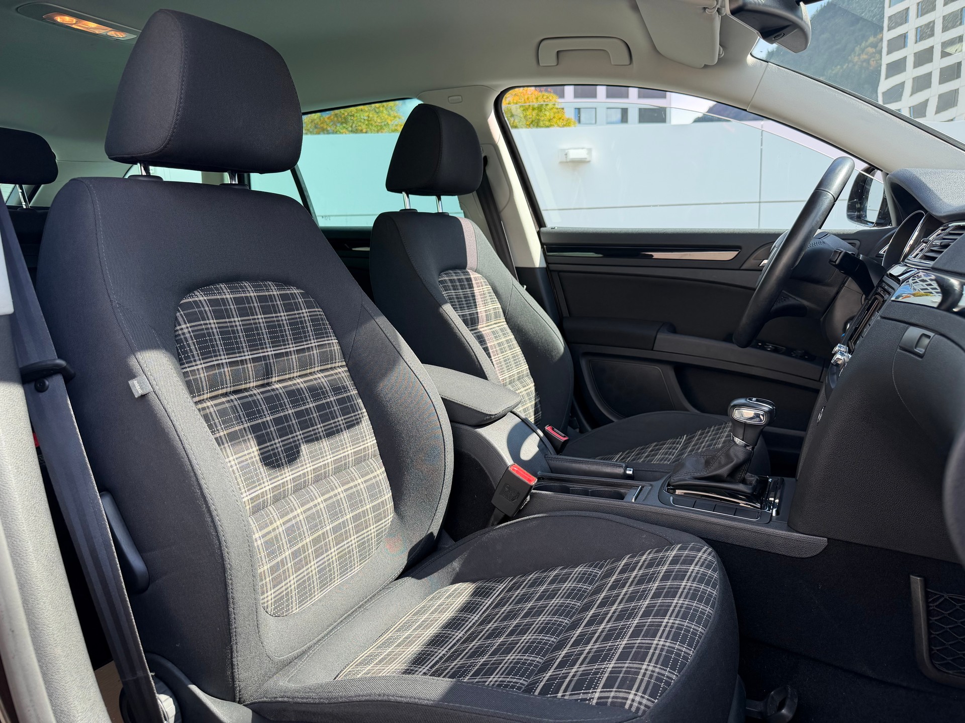 SKODA Superb Combi 2.0 TDi Family DSG-image-21