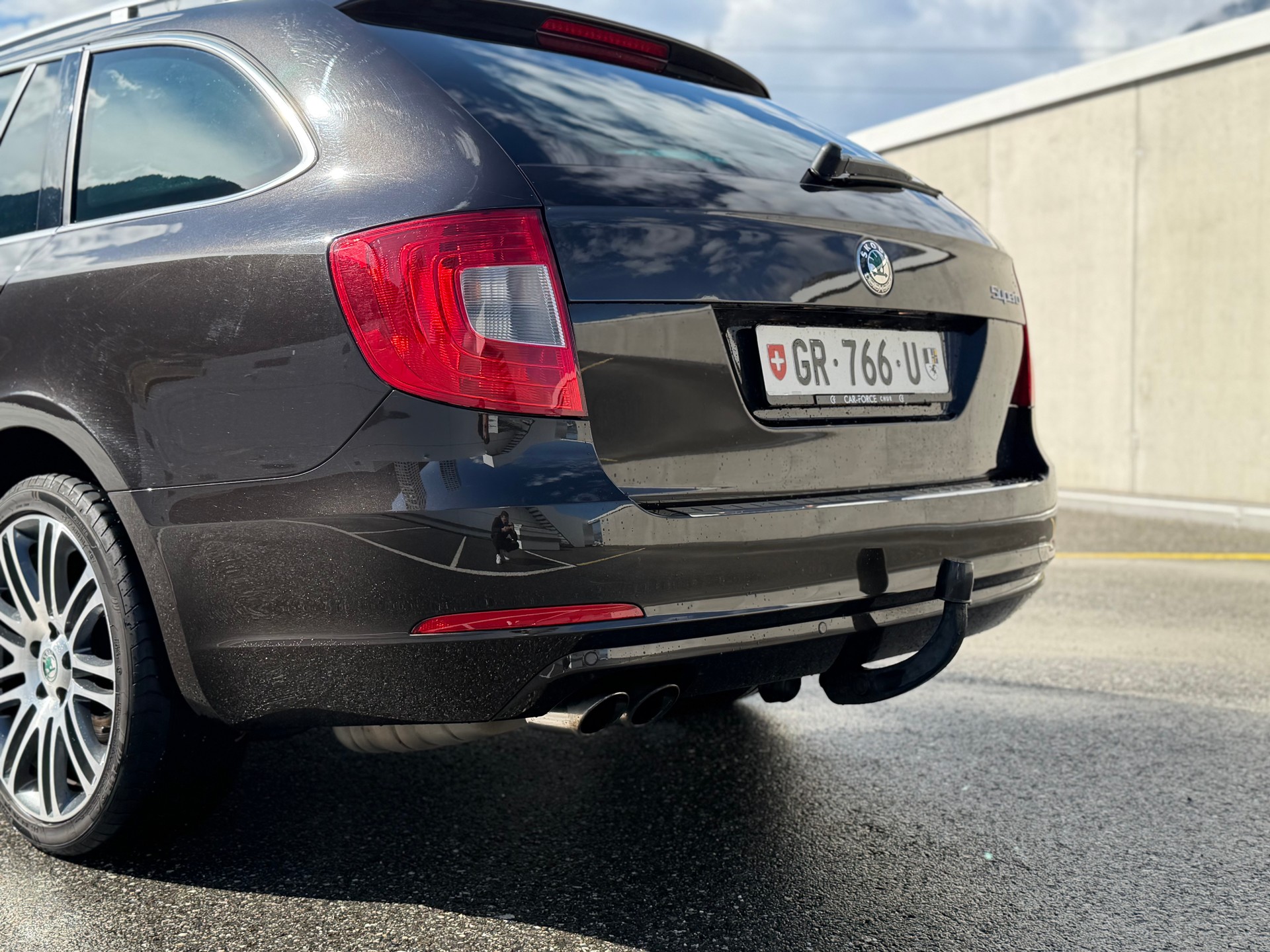 SKODA Superb Combi 2.0 TDi Family DSG-image-11