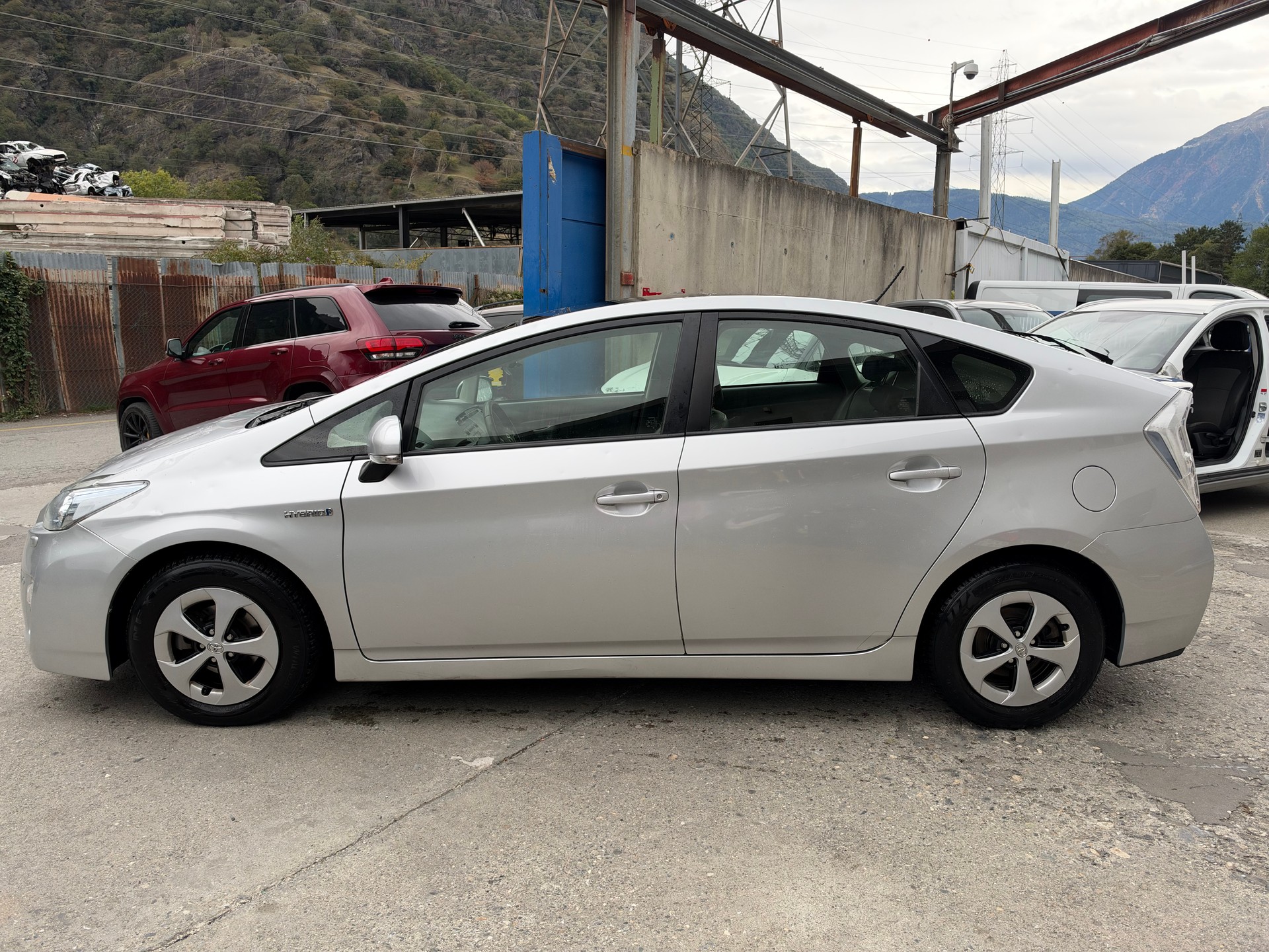 TOYOTA Prius 1.8 16V HSD Sol-image-0