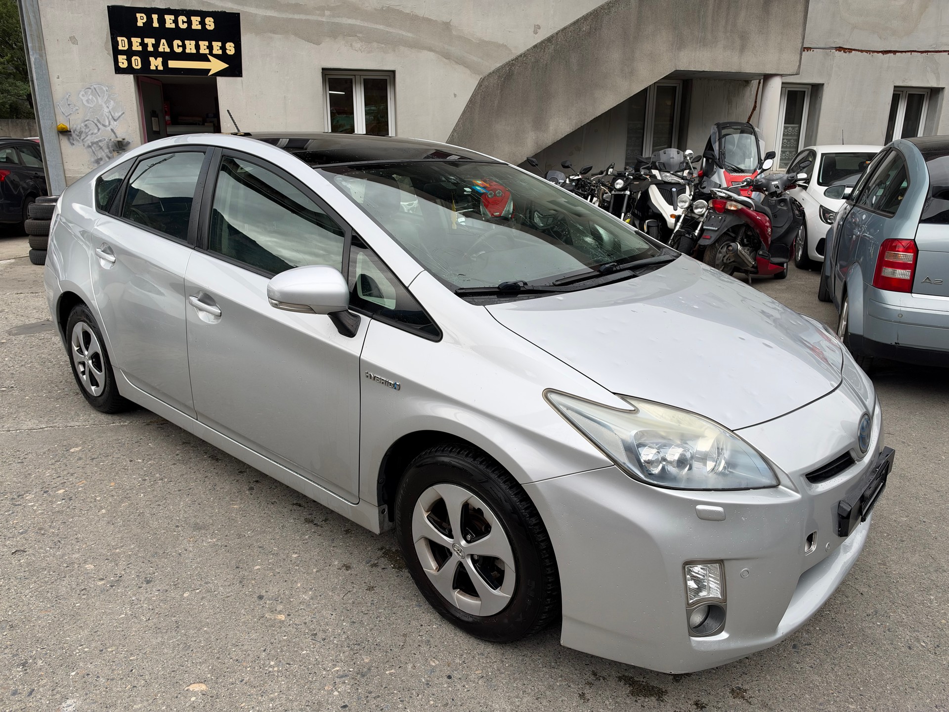 TOYOTA Prius 1.8 16V HSD Sol-image-3