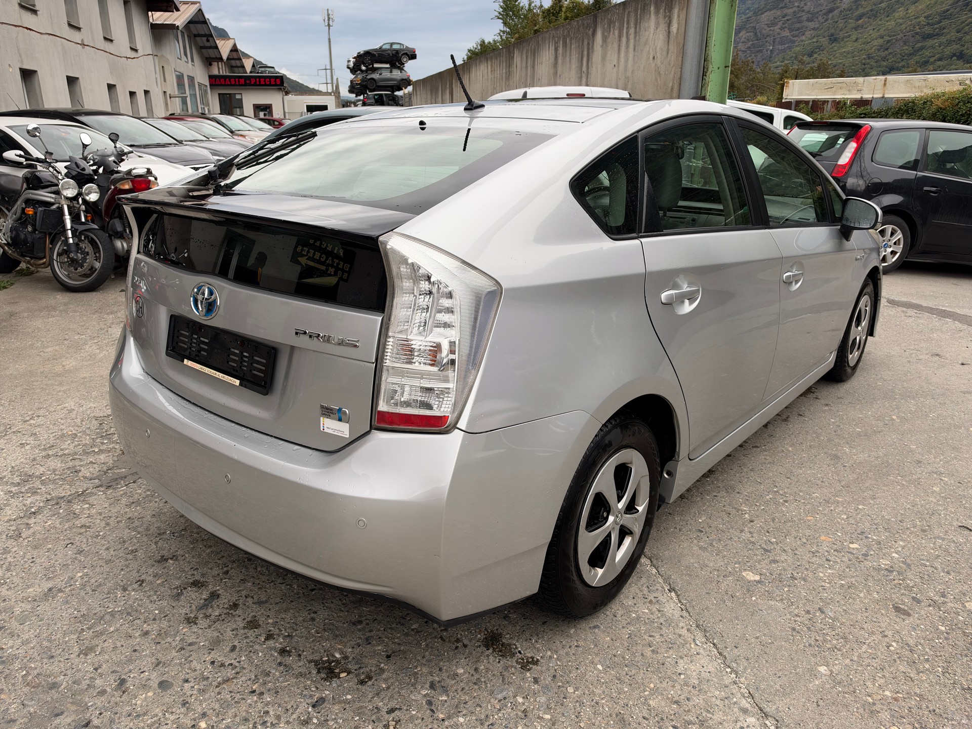 TOYOTA Prius 1.8 16V HSD Sol-image-5