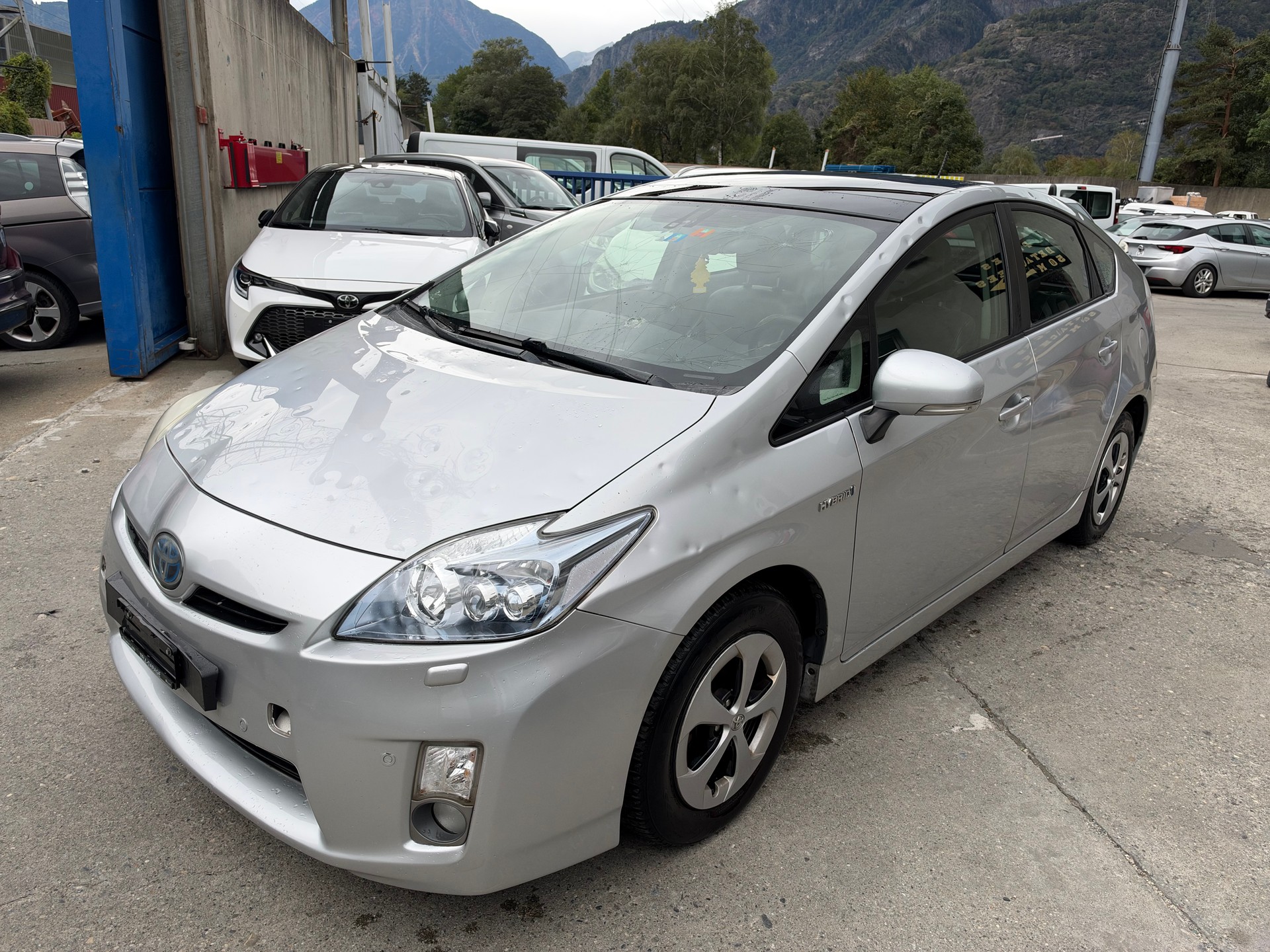 TOYOTA Prius 1.8 16V HSD Sol-image-1
