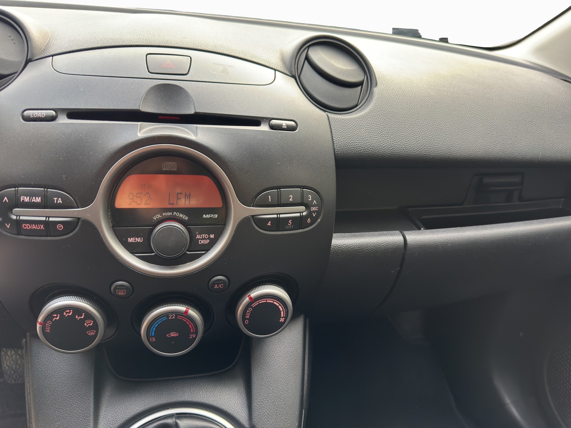 MAZDA 2 1.5i 16V Sport-image-11