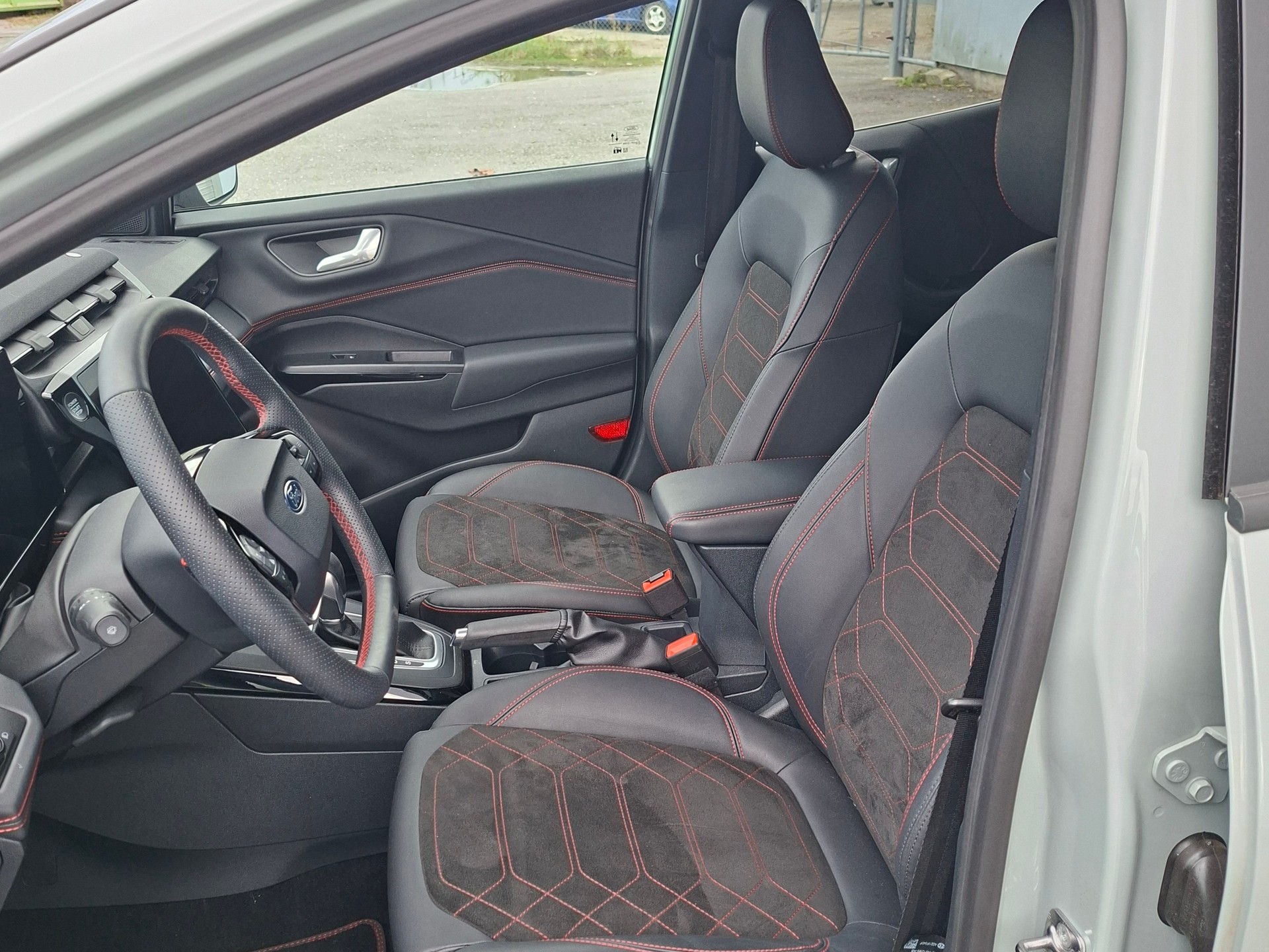 FORD Puma 1.0 MHEV ST-Line X Automat Neues Model mit grossem Display-image-8