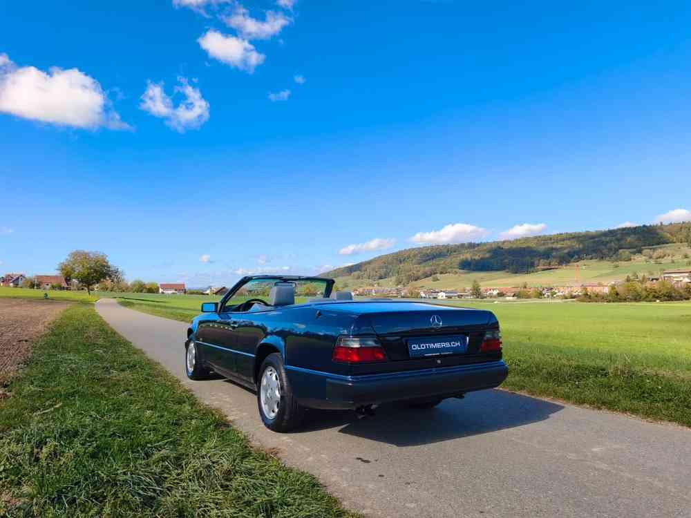 MERCEDES-BENZ 300 CE-24 Cabrio-image-1