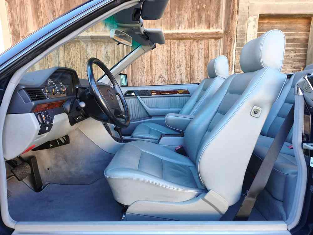 MERCEDES-BENZ 300 CE-24 Cabrio-image-4