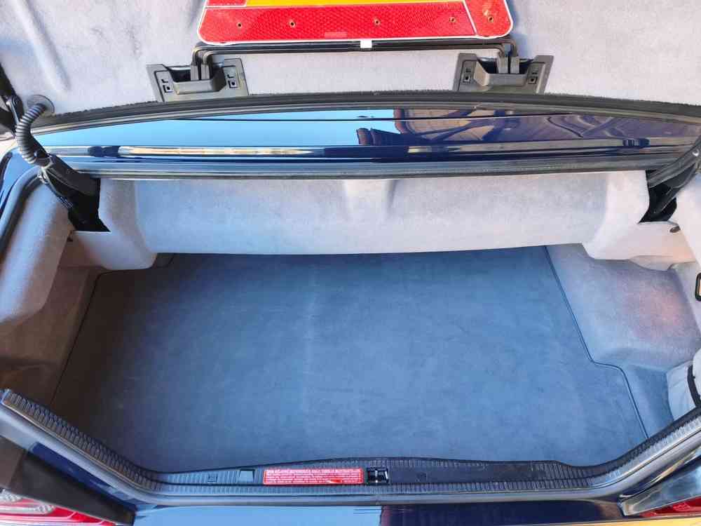 MERCEDES-BENZ 300 CE-24 Cabrio-image-12