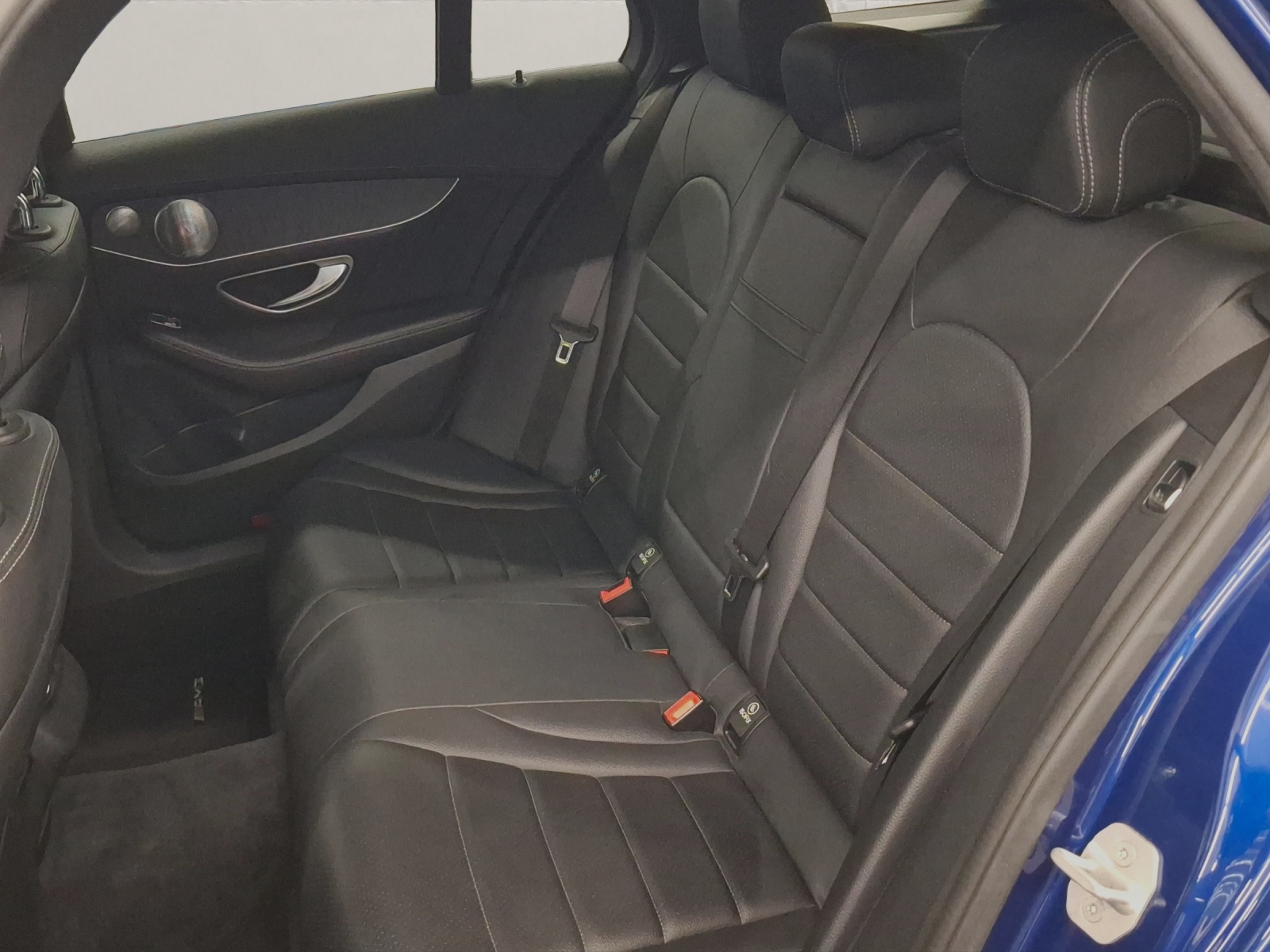 MERCEDES-BENZ C 300 AMG Line-image-15
