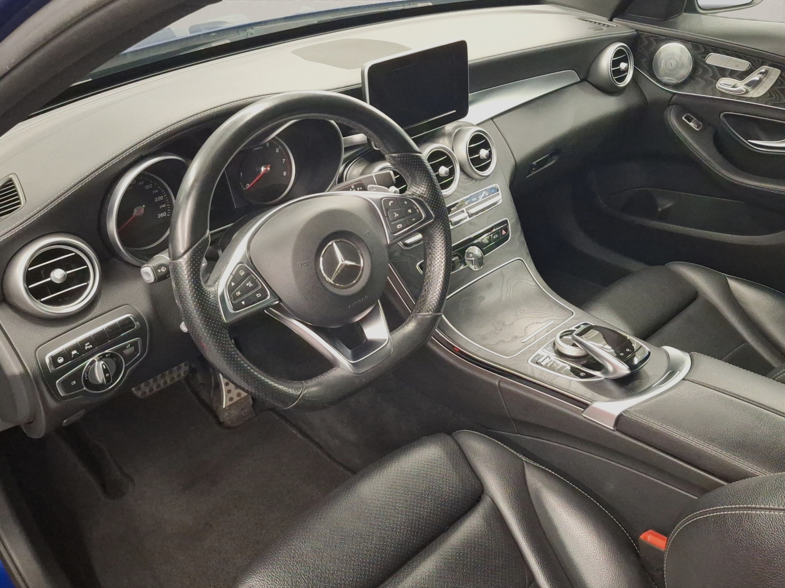 MERCEDES-BENZ C 300 AMG Line-image-5