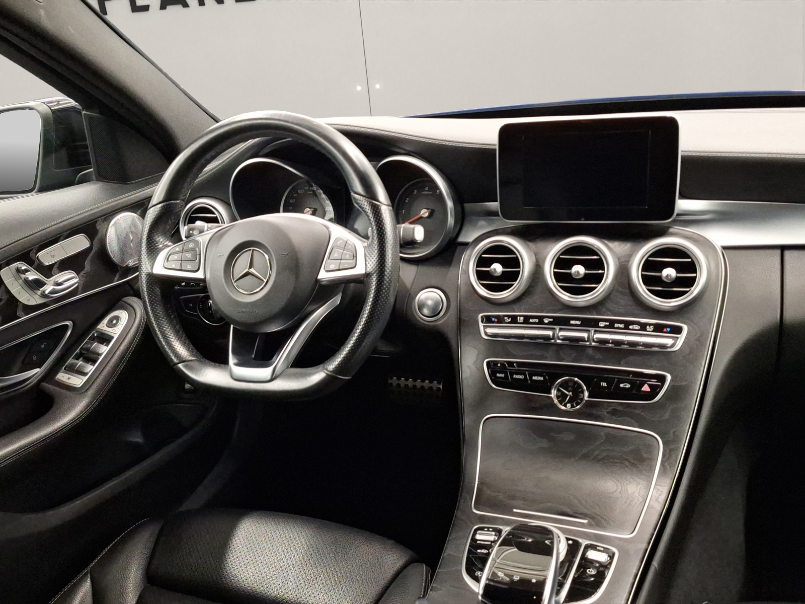 MERCEDES-BENZ C 300 AMG Line-image-6