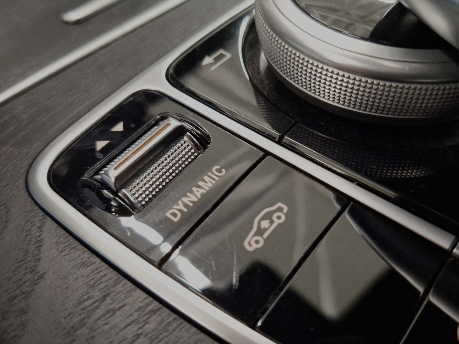 MERCEDES-BENZ C 300 AMG Line-image-7