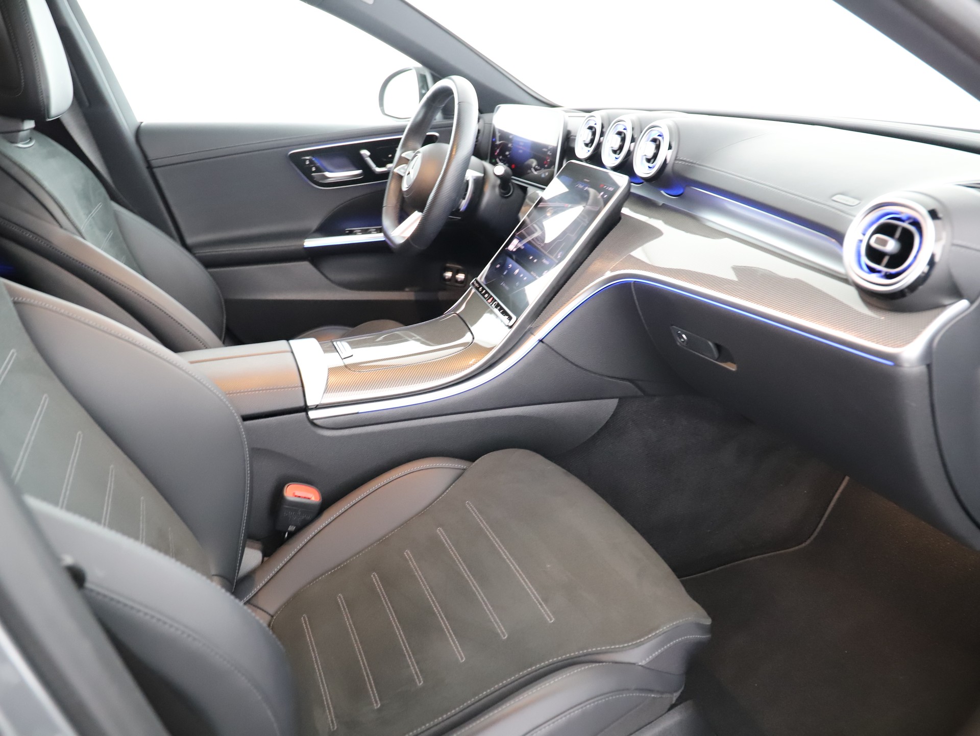 MERCEDES-BENZ C 300e 4 Matic-image-9
