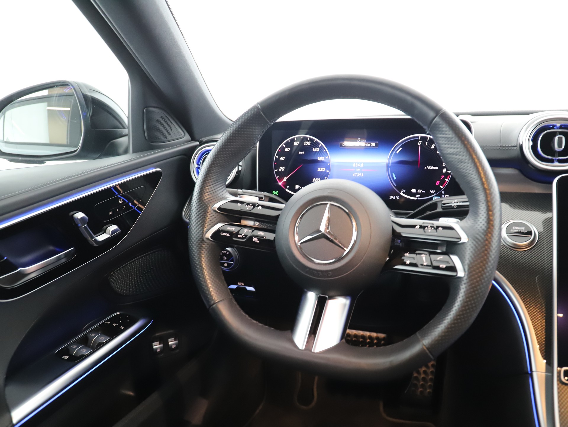 MERCEDES-BENZ C 300e 4 Matic-image-11