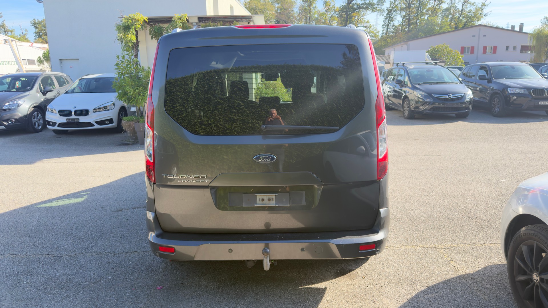 FORD Grand Tourneo Connect 1.5 EcoBlue Titanium Automat-image-6