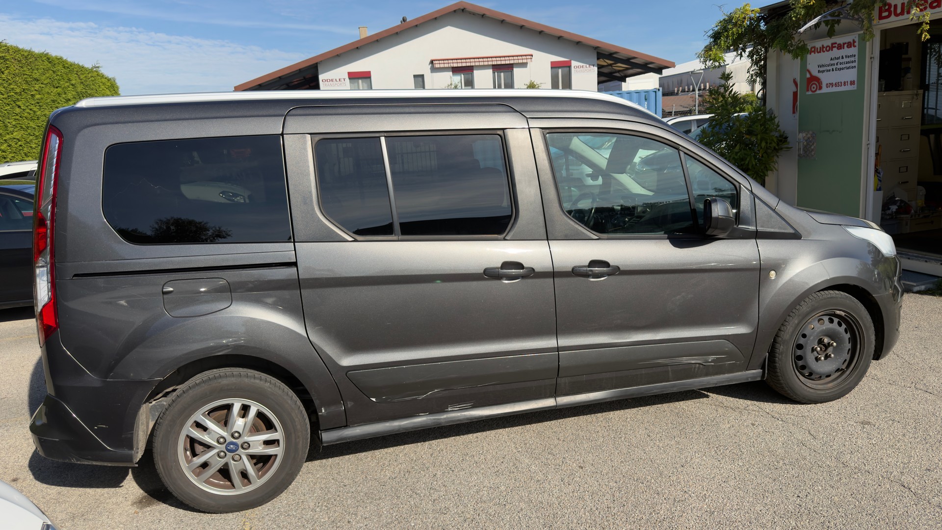 FORD Grand Tourneo Connect 1.5 EcoBlue Titanium Automat-image-4