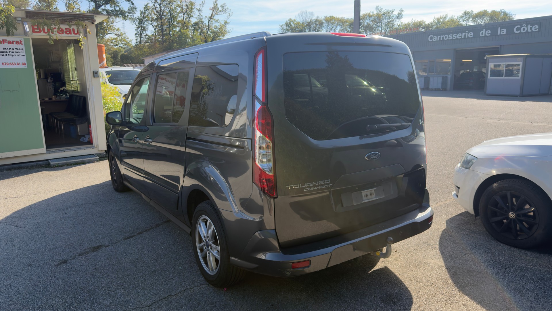 FORD Grand Tourneo Connect 1.5 EcoBlue Titanium Automat-image-7