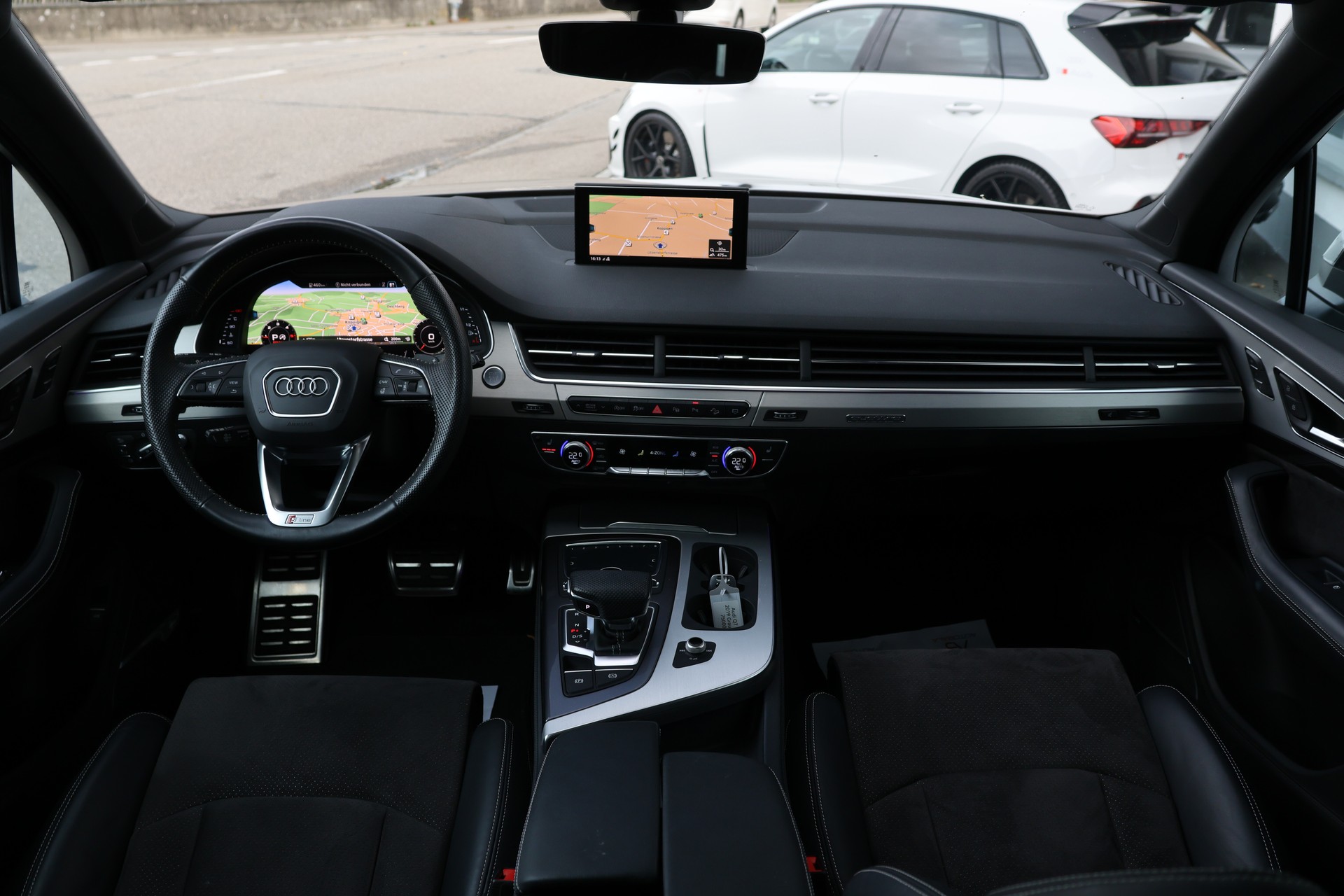 AUDI Q7 50 TDI quattro tiptronic S-Line 7 Plätzer-image-15