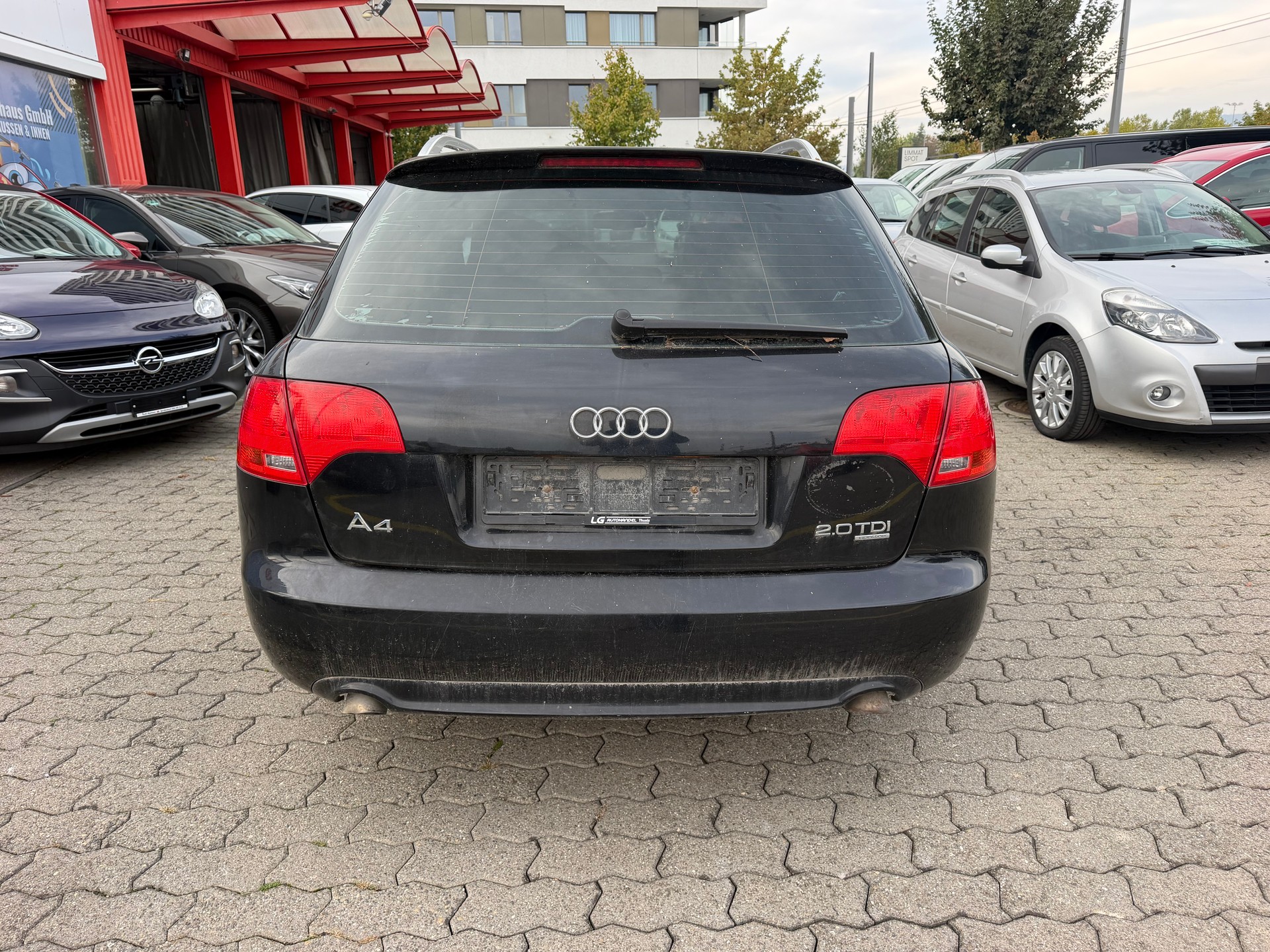 AUDI A4 Avant 2.0 TDI quattro-image-4