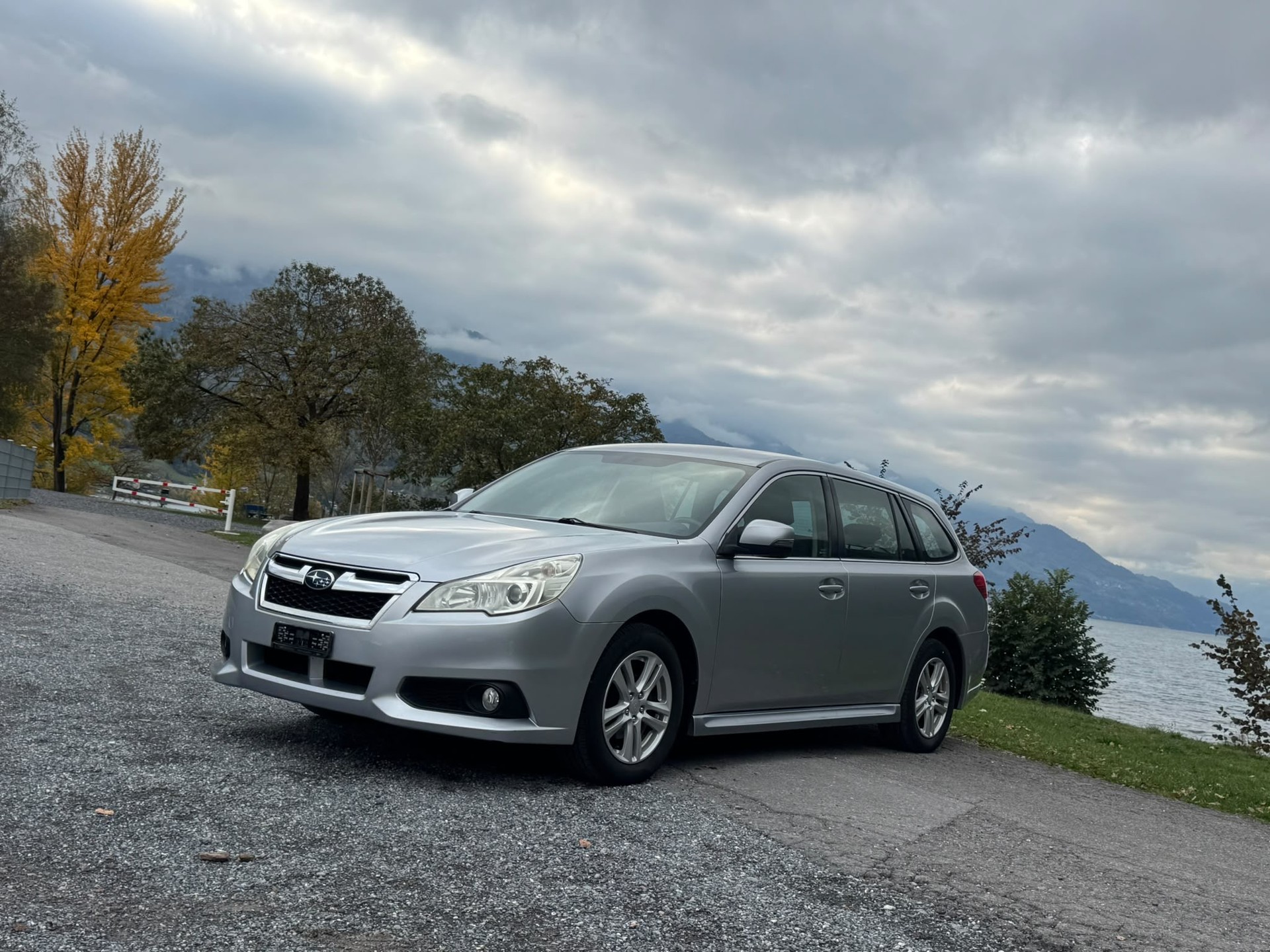 SUBARU Legacy 2.0i Swiss AWD Lineartronic-image-1