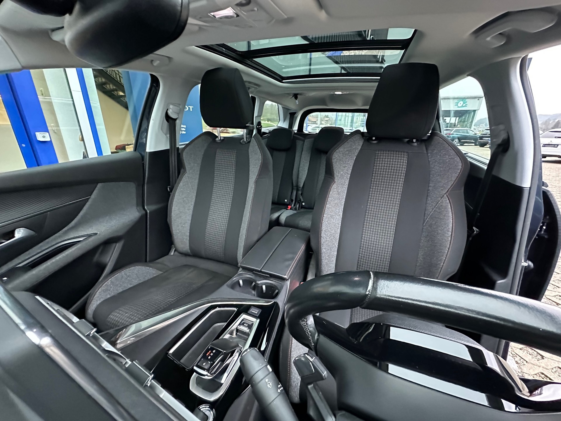 PEUGEOT 5008 1.5 BlueHDi Business Line-image-15