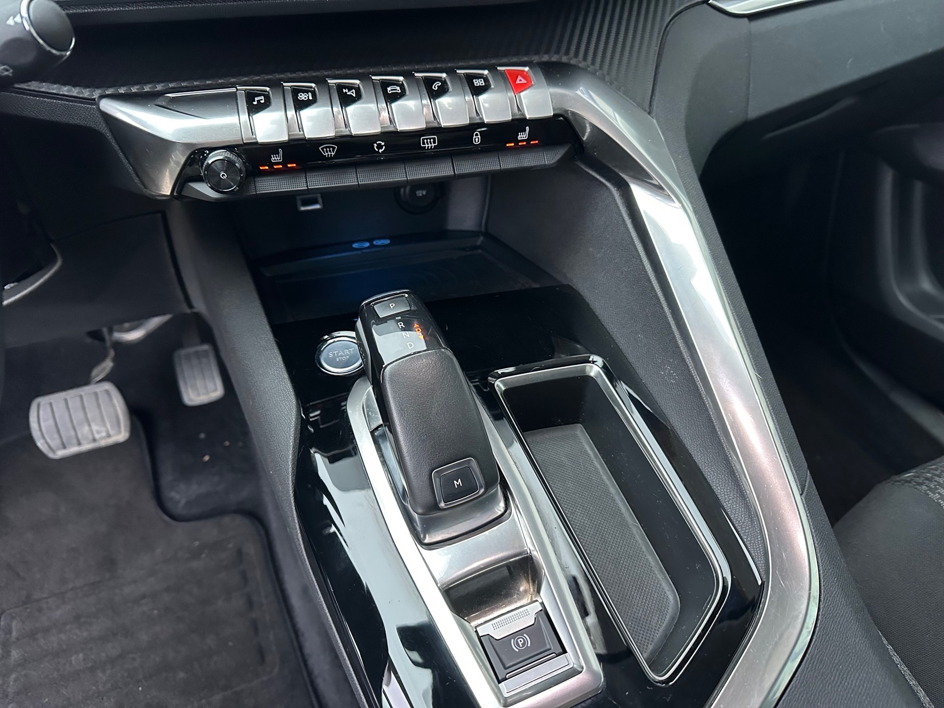 PEUGEOT 5008 1.5 BlueHDi Business Line-image-13