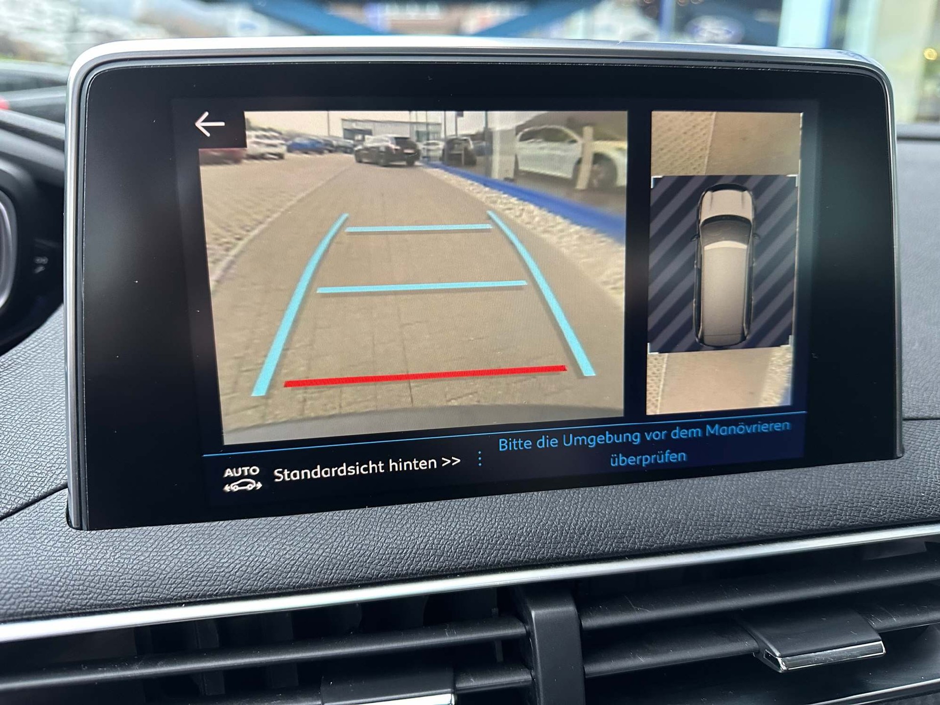 PEUGEOT 5008 1.5 BlueHDi Business Line-image-14