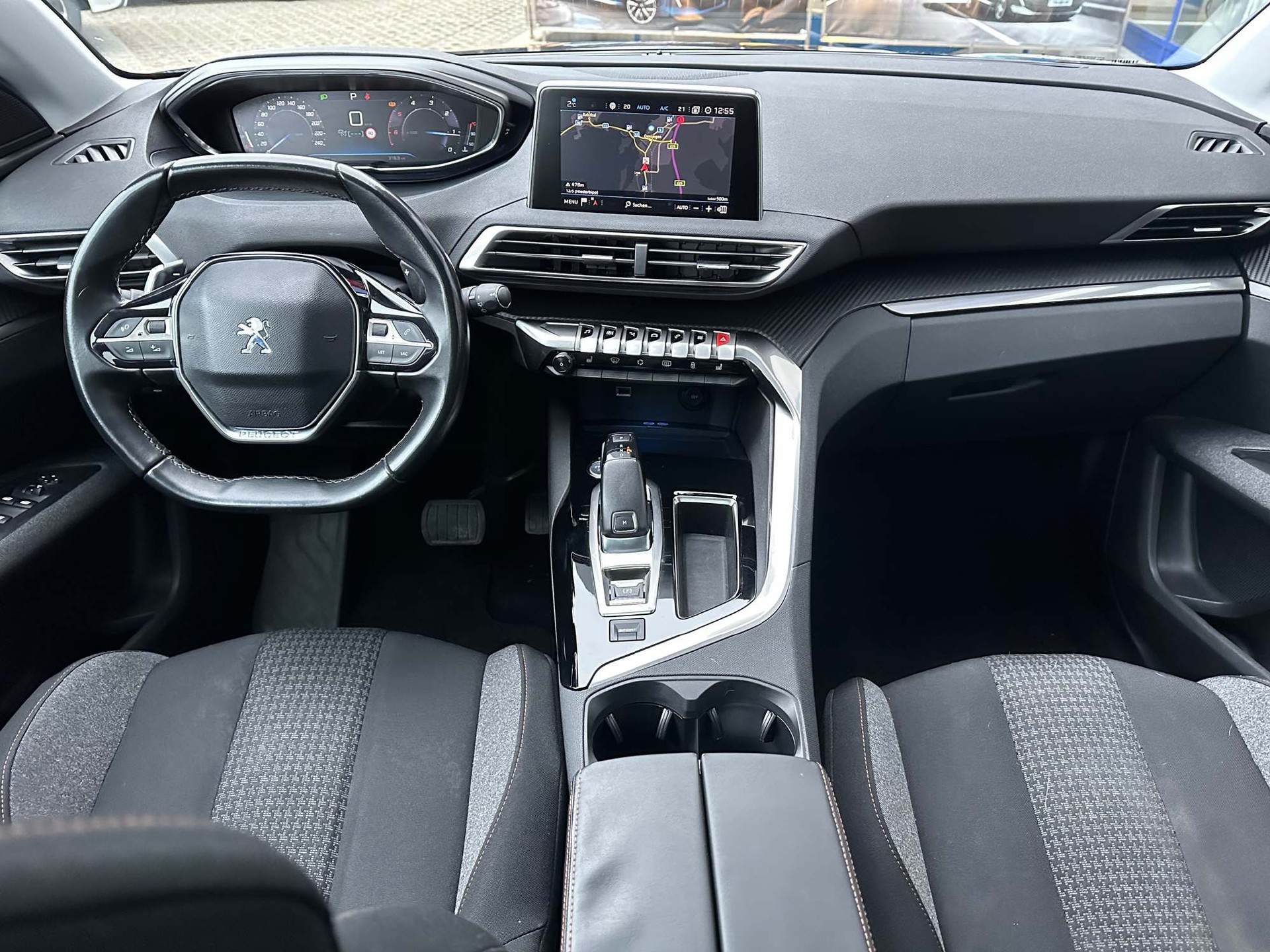 PEUGEOT 5008 1.5 BlueHDi Business Line-image-8